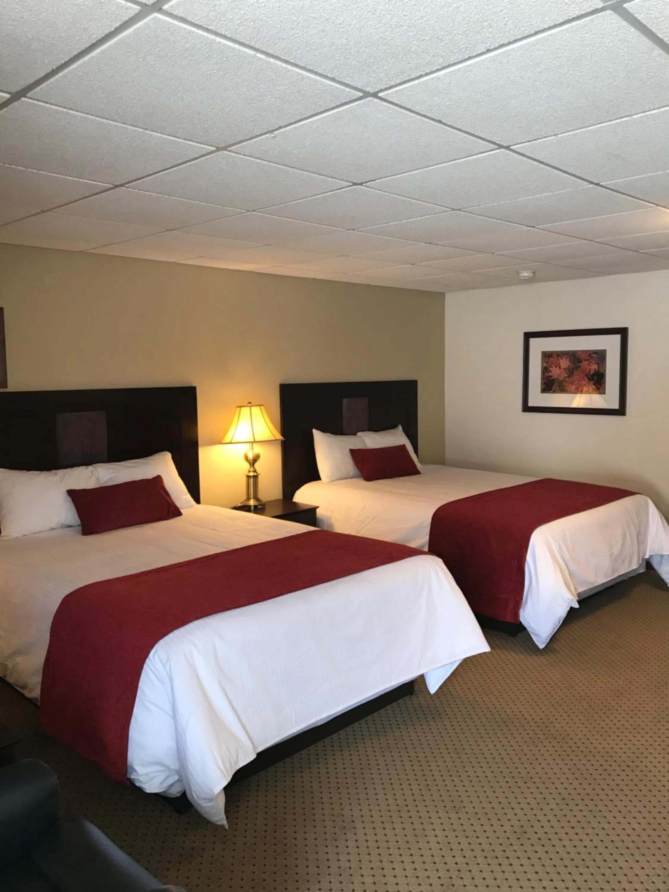 Bed in Brentwood Motor Inn