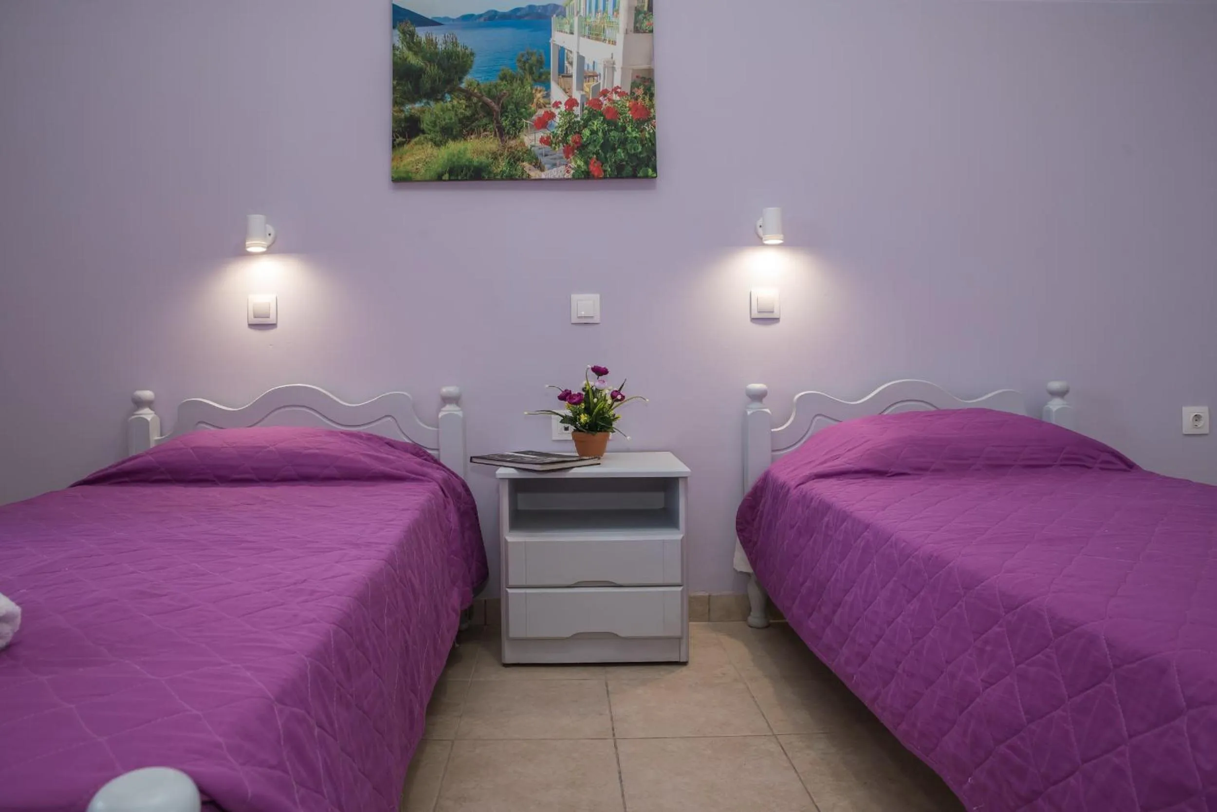 Bed in Tom & John Center