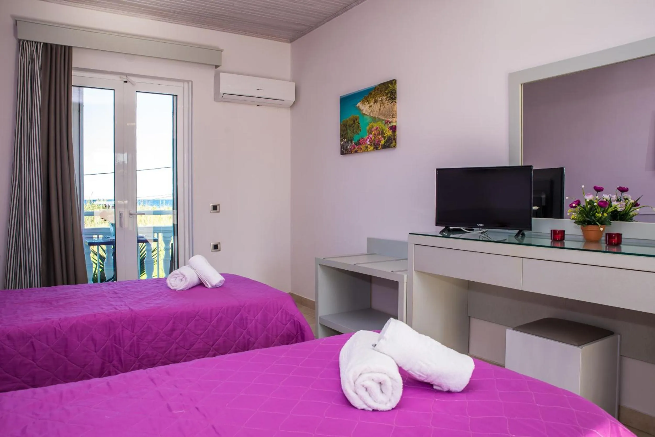 Bed in Tom & John Center