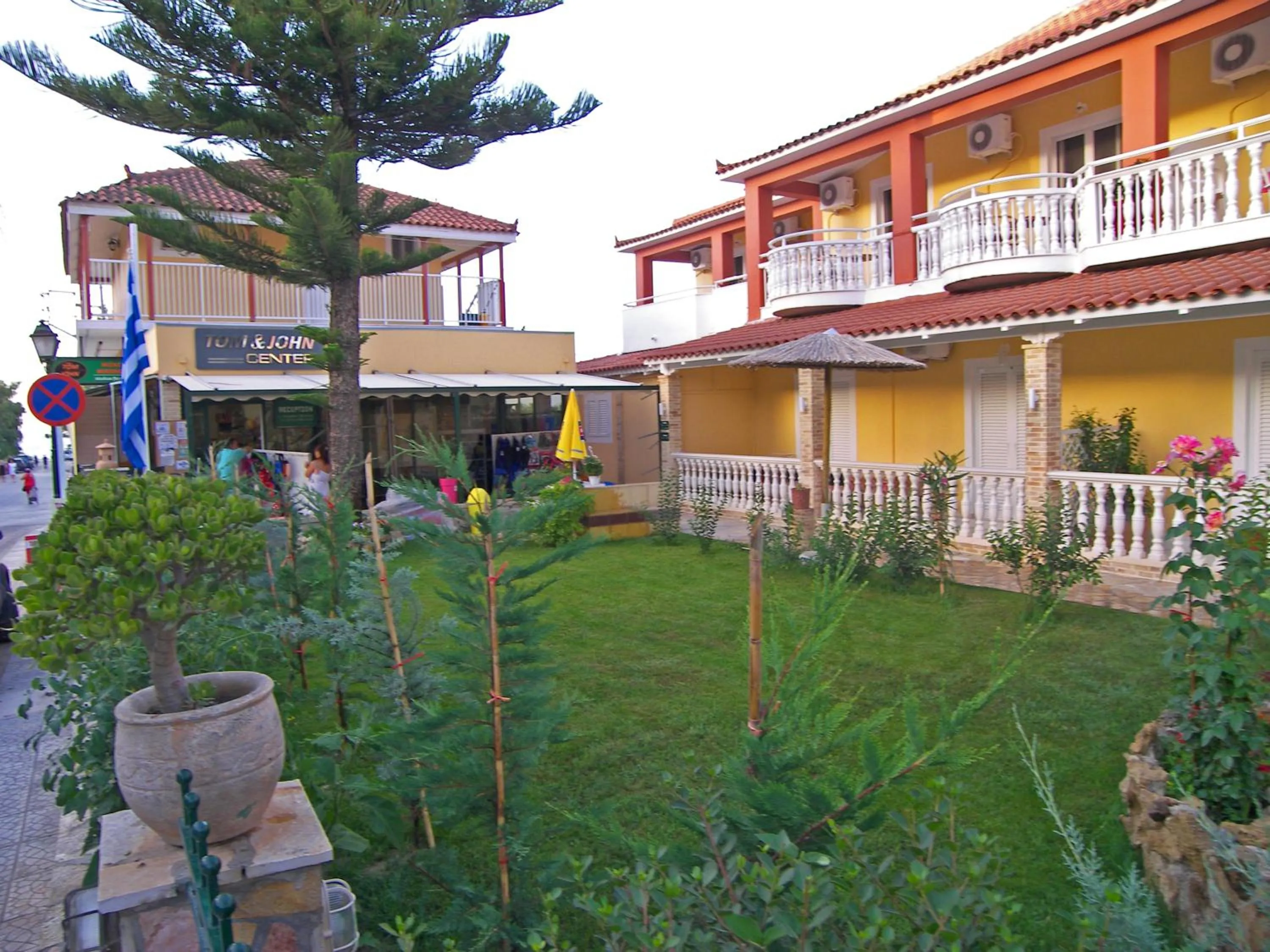 Property building in Tom & John Center