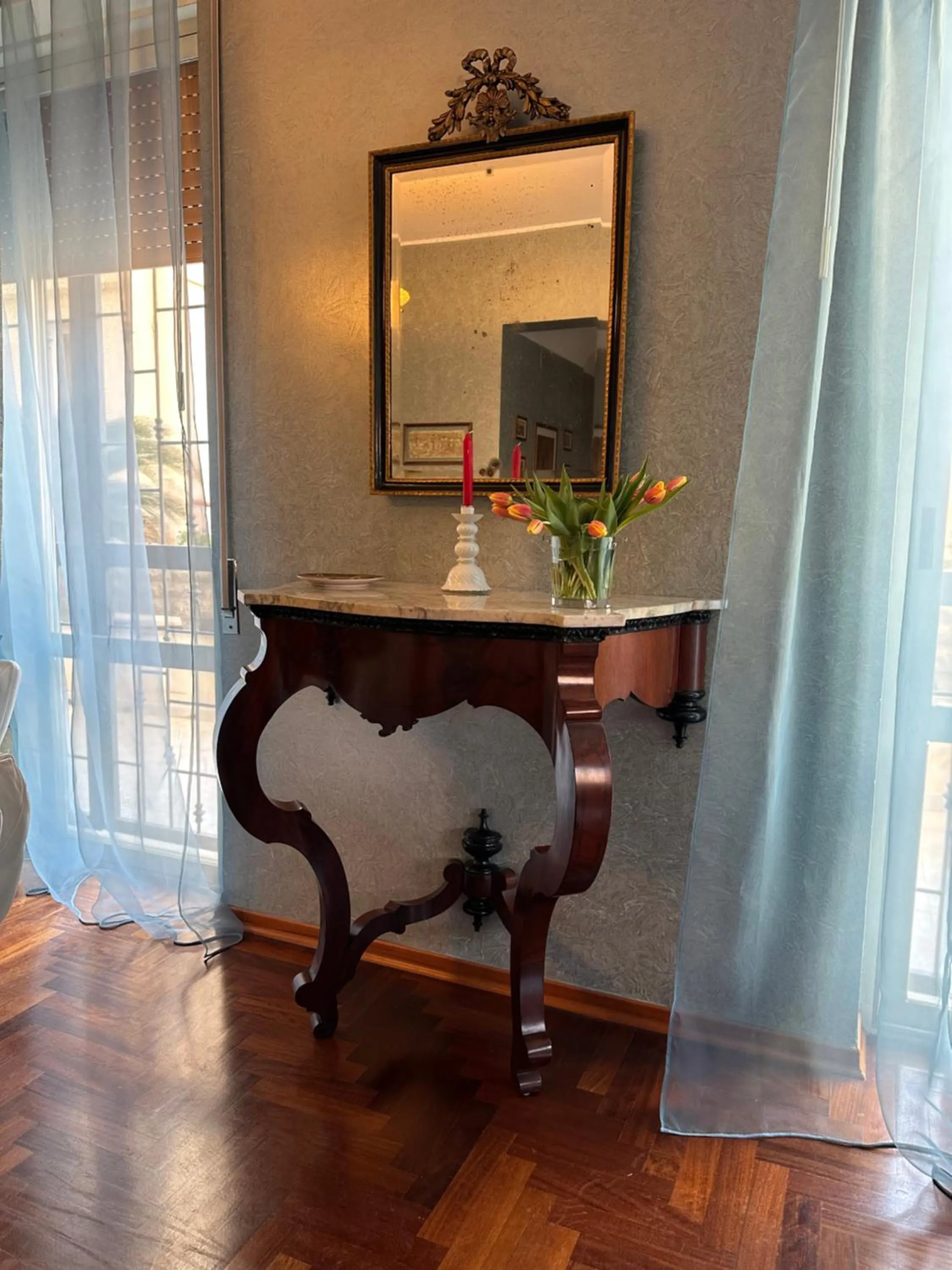 Mamma Mary Apartment