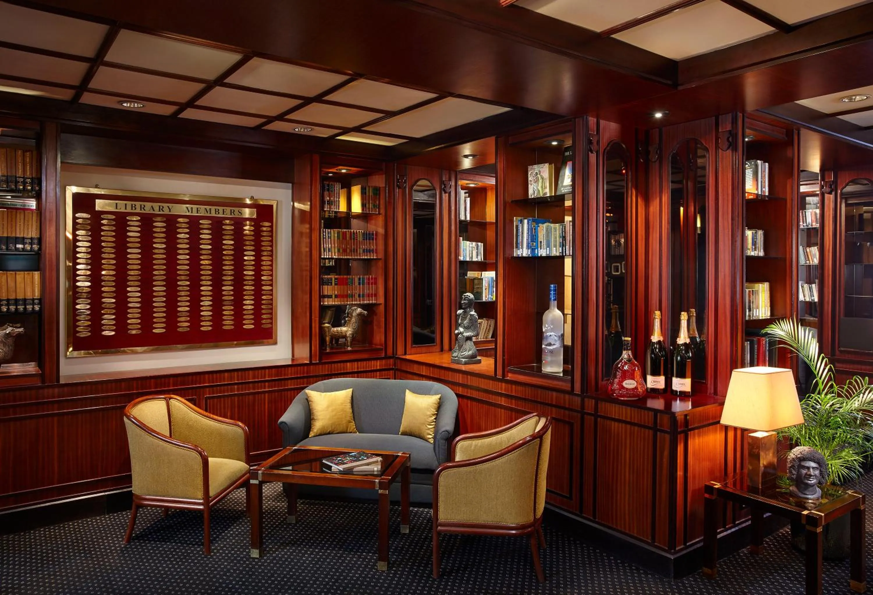 Library in Cinnamon Lakeside