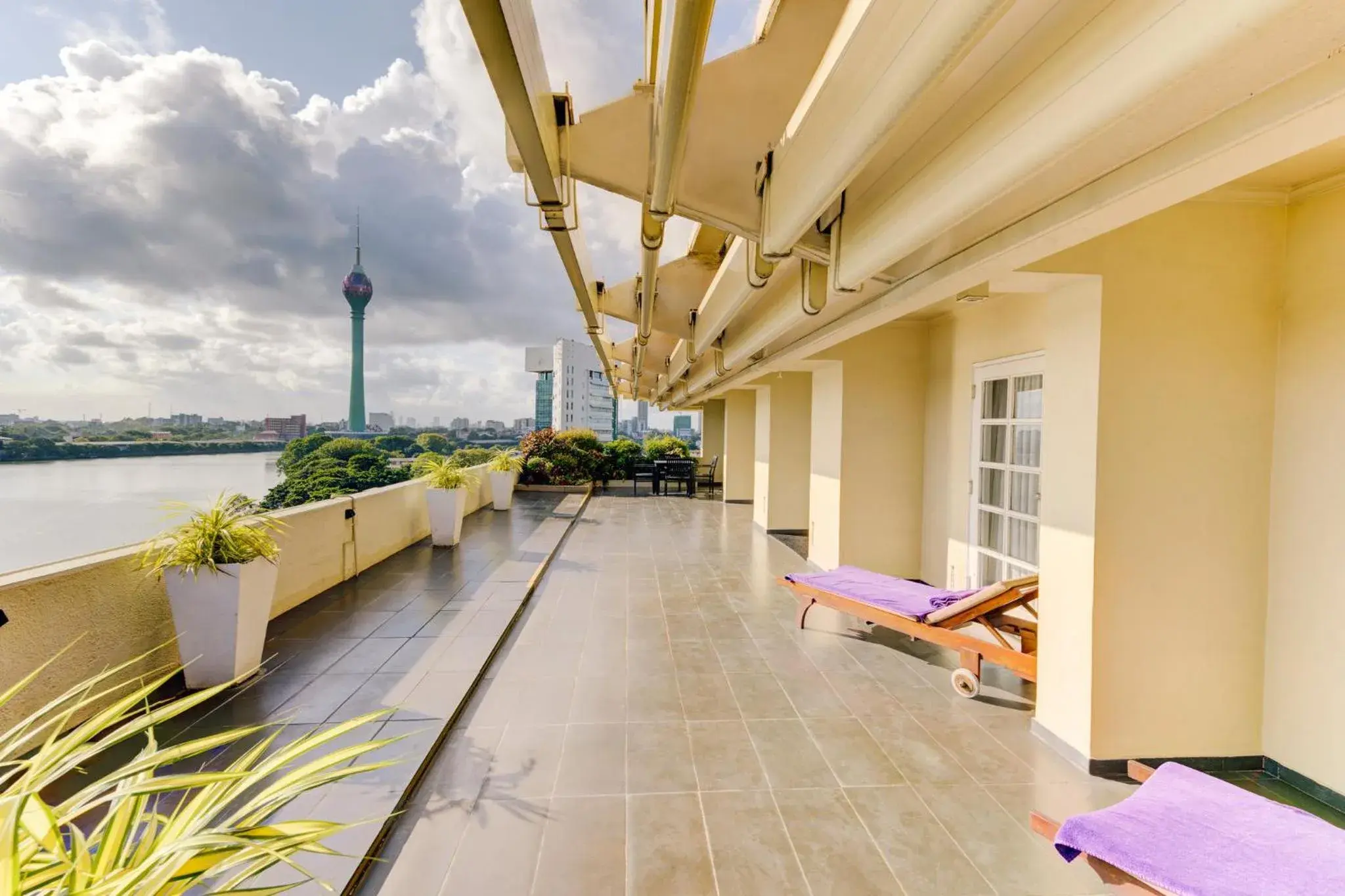 Property building in Cinnamon Lakeside Property building in Cinnamon Lakeside