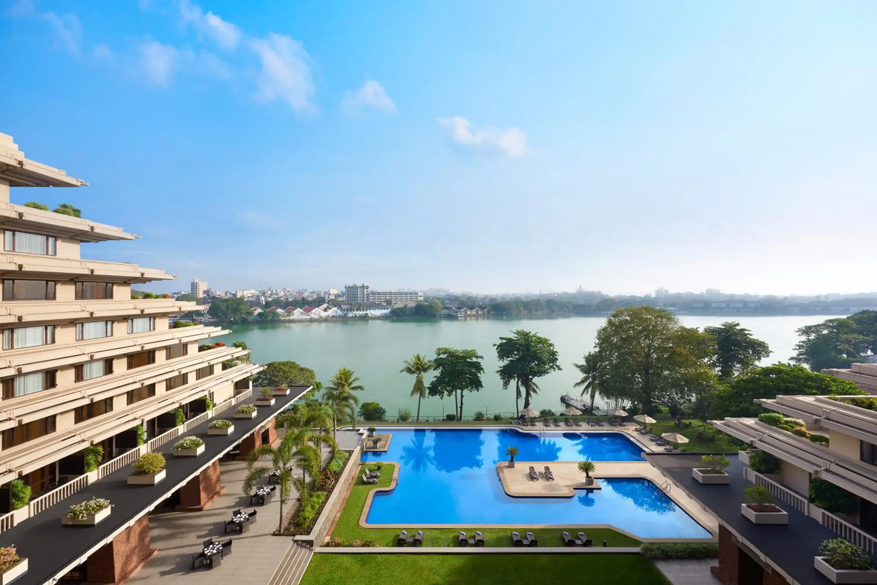 Lake view in Cinnamon Lakeside Lake view in Cinnamon Lakeside