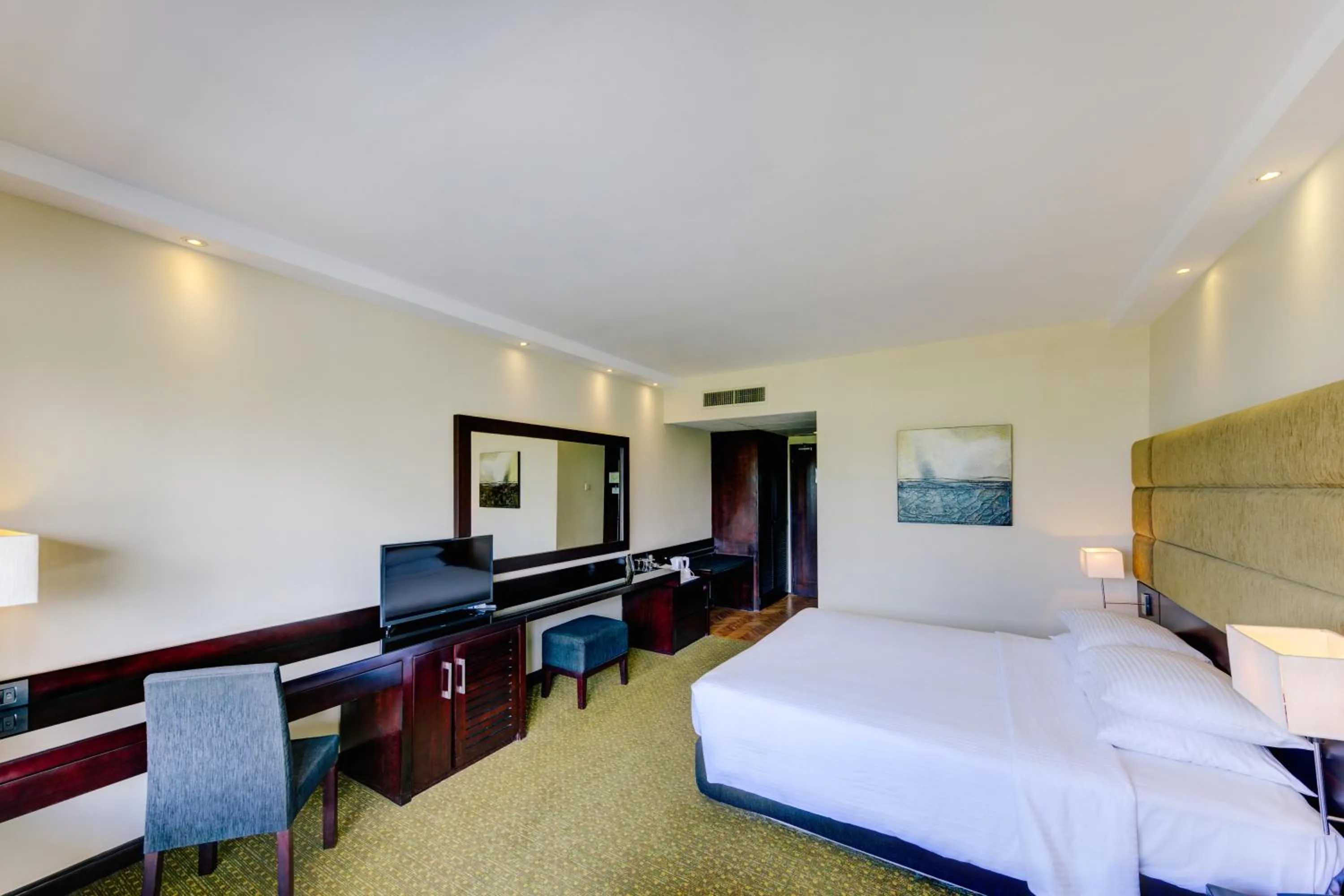 Bed in Cinnamon Lakeside