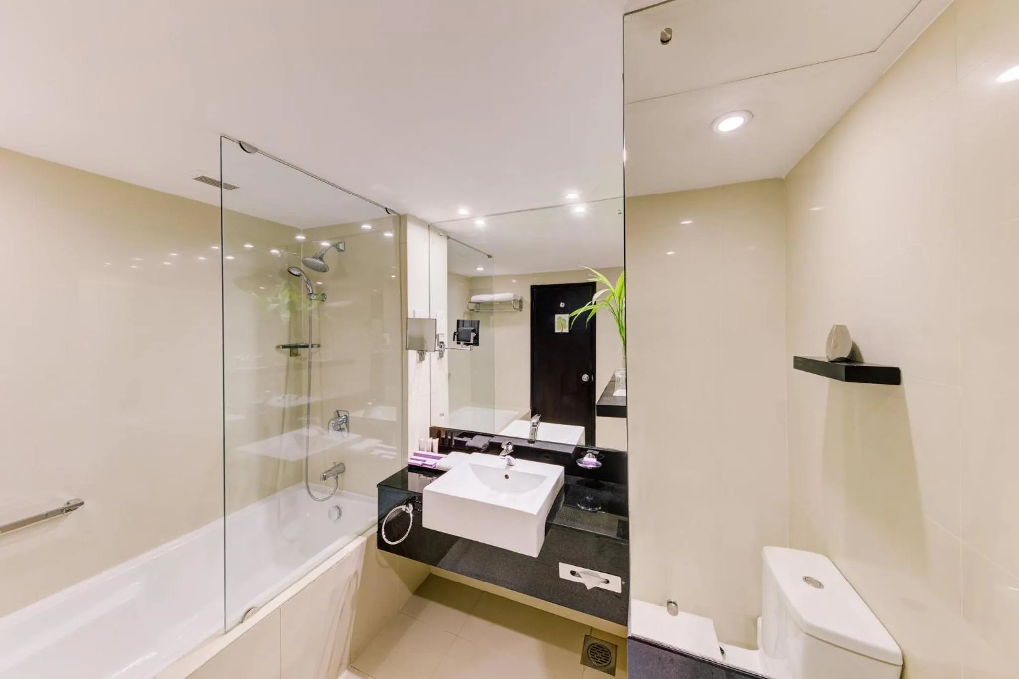 Bathroom in Cinnamon Lakeside