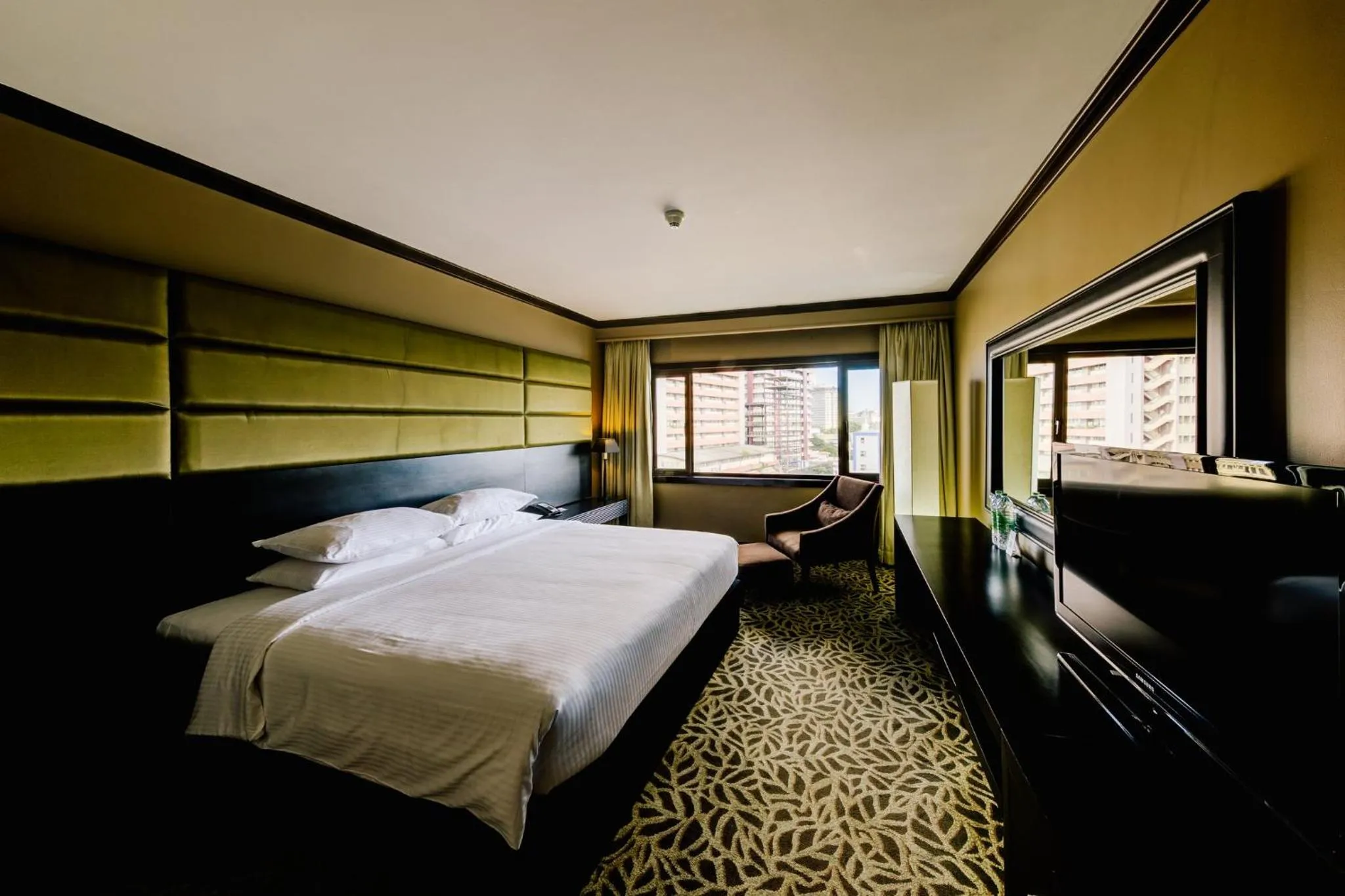 Bedroom, Bed in Cinnamon Lakeside