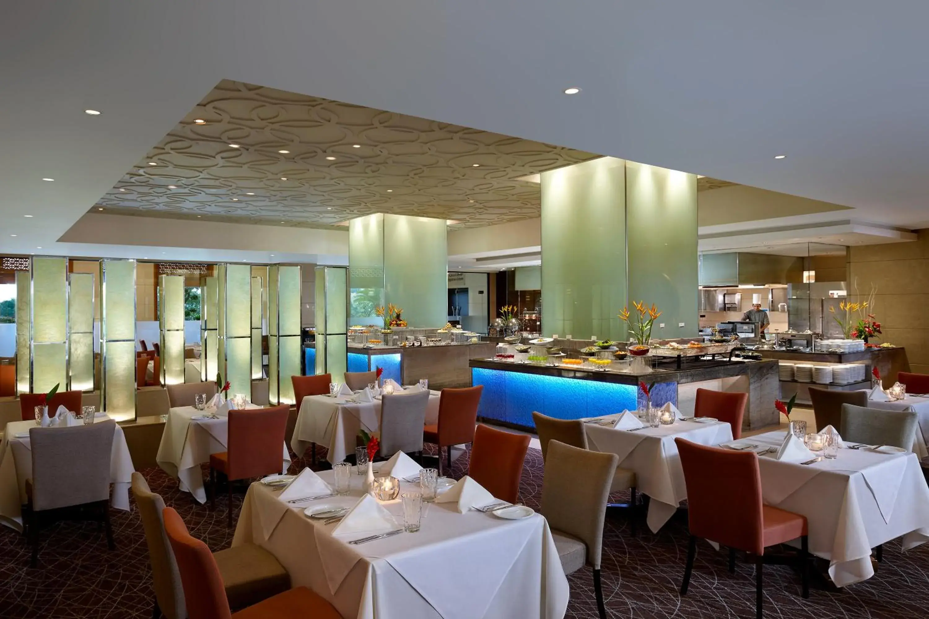 Restaurant/places to eat in Cinnamon Lakeside Restaurant/places to eat in Cinnamon Lakeside