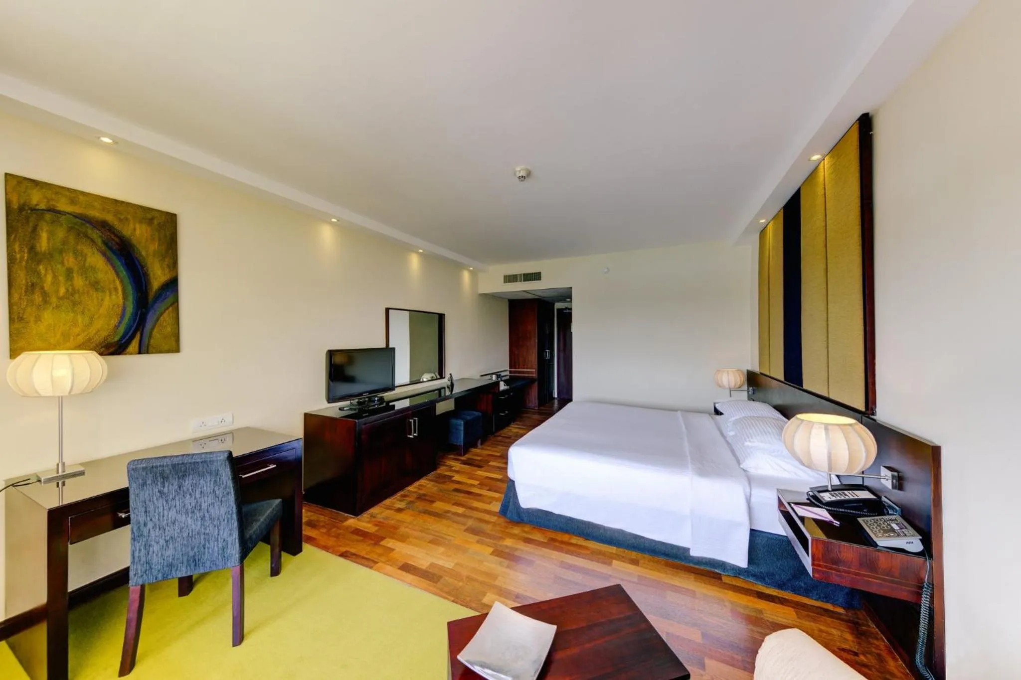 Bedroom, Bed in Cinnamon Lakeside