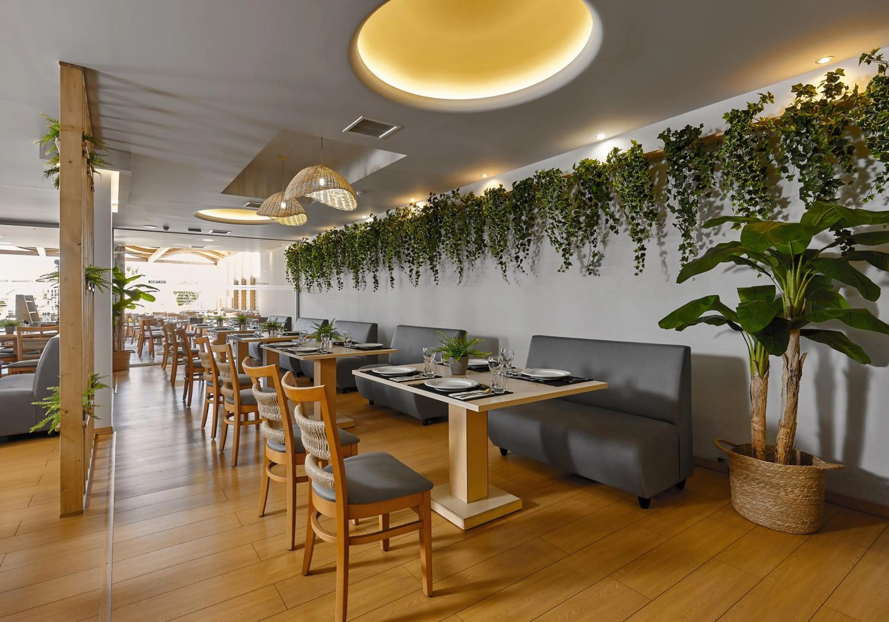 Restaurant/places to eat in Blue Marine Resort and Spa Hotel