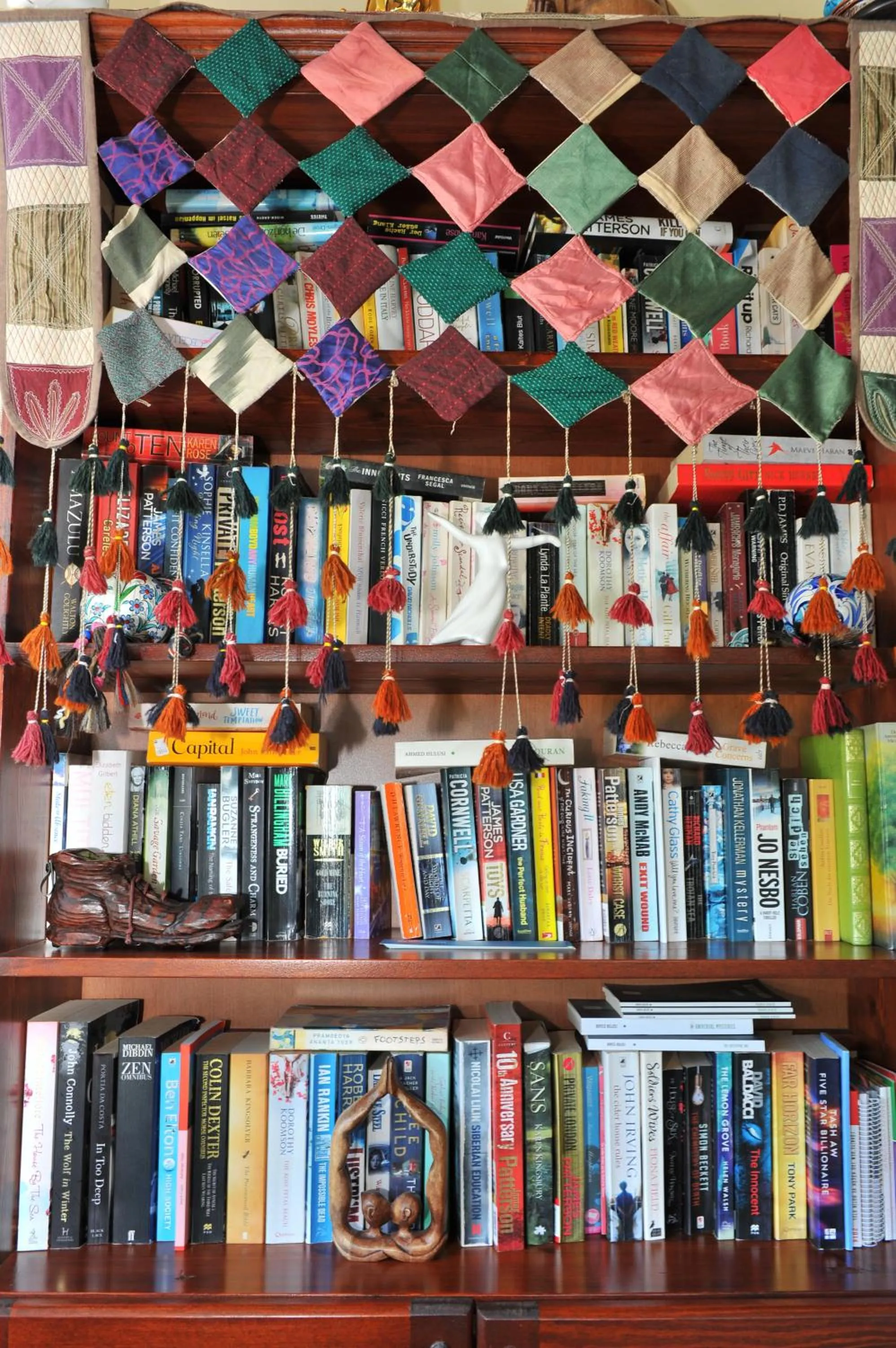 Library in Grenadine Lodge