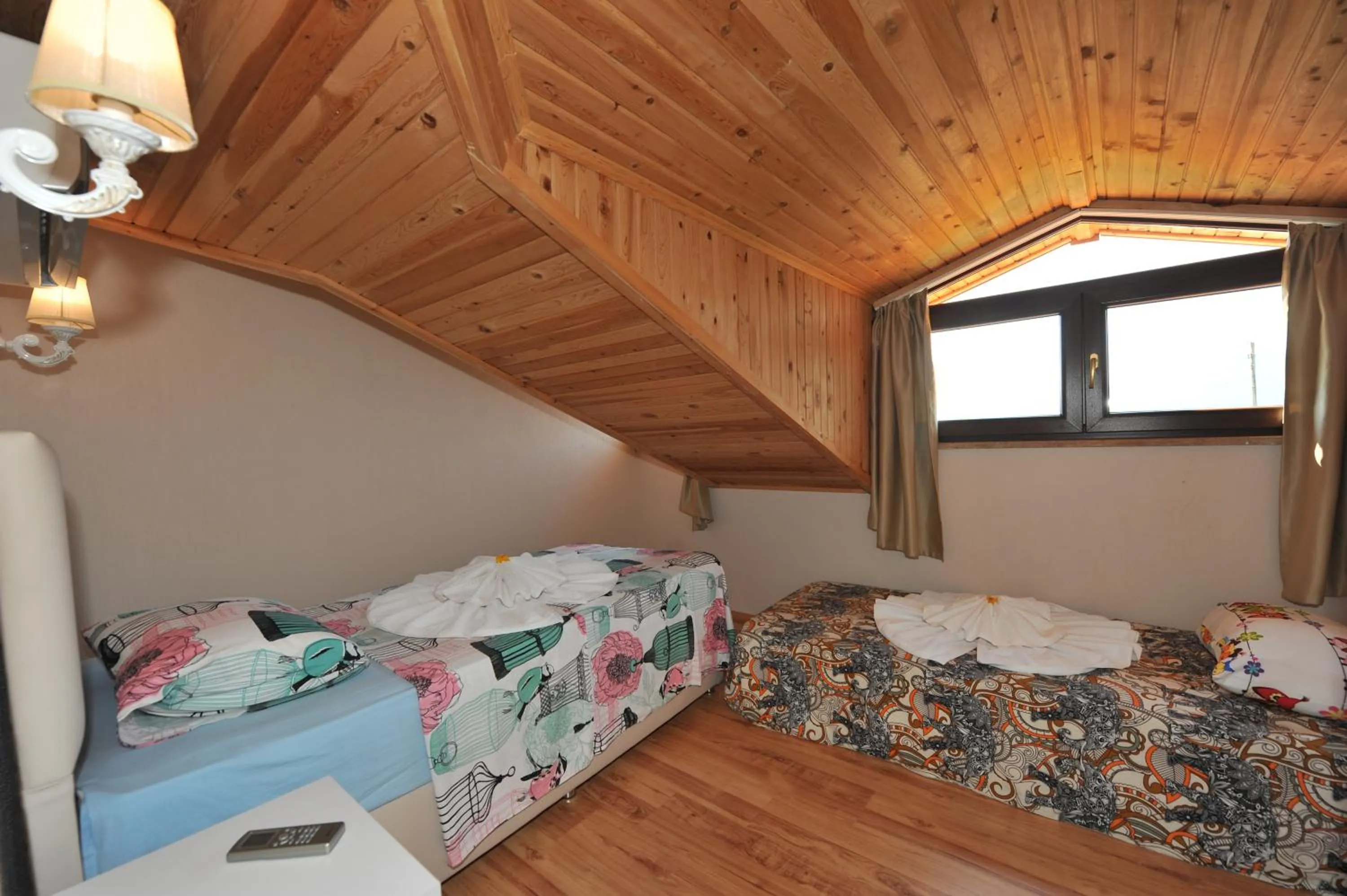 Bedroom, Bed in Grenadine Lodge