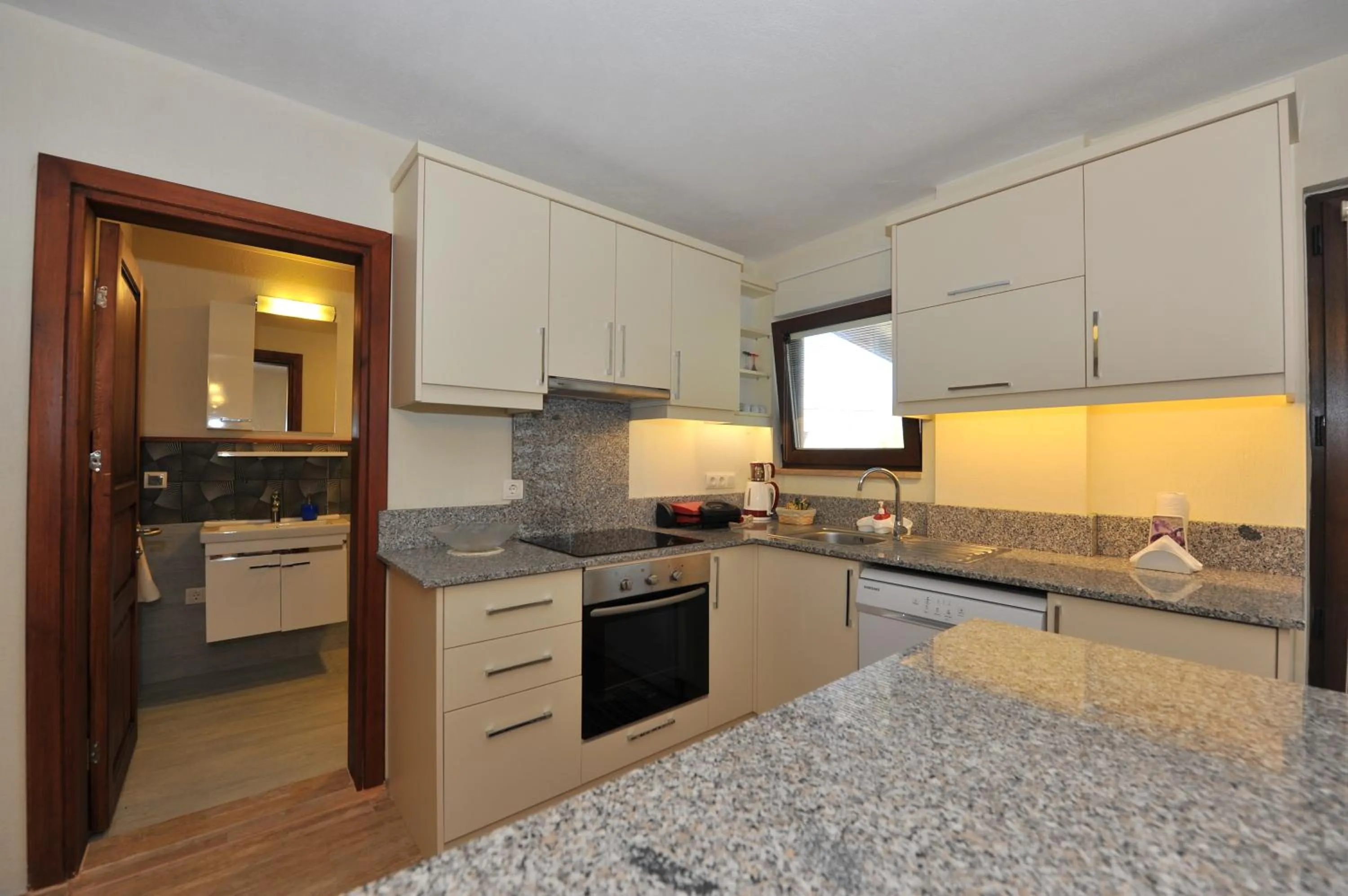 Kitchen or kitchenette in Grenadine Lodge