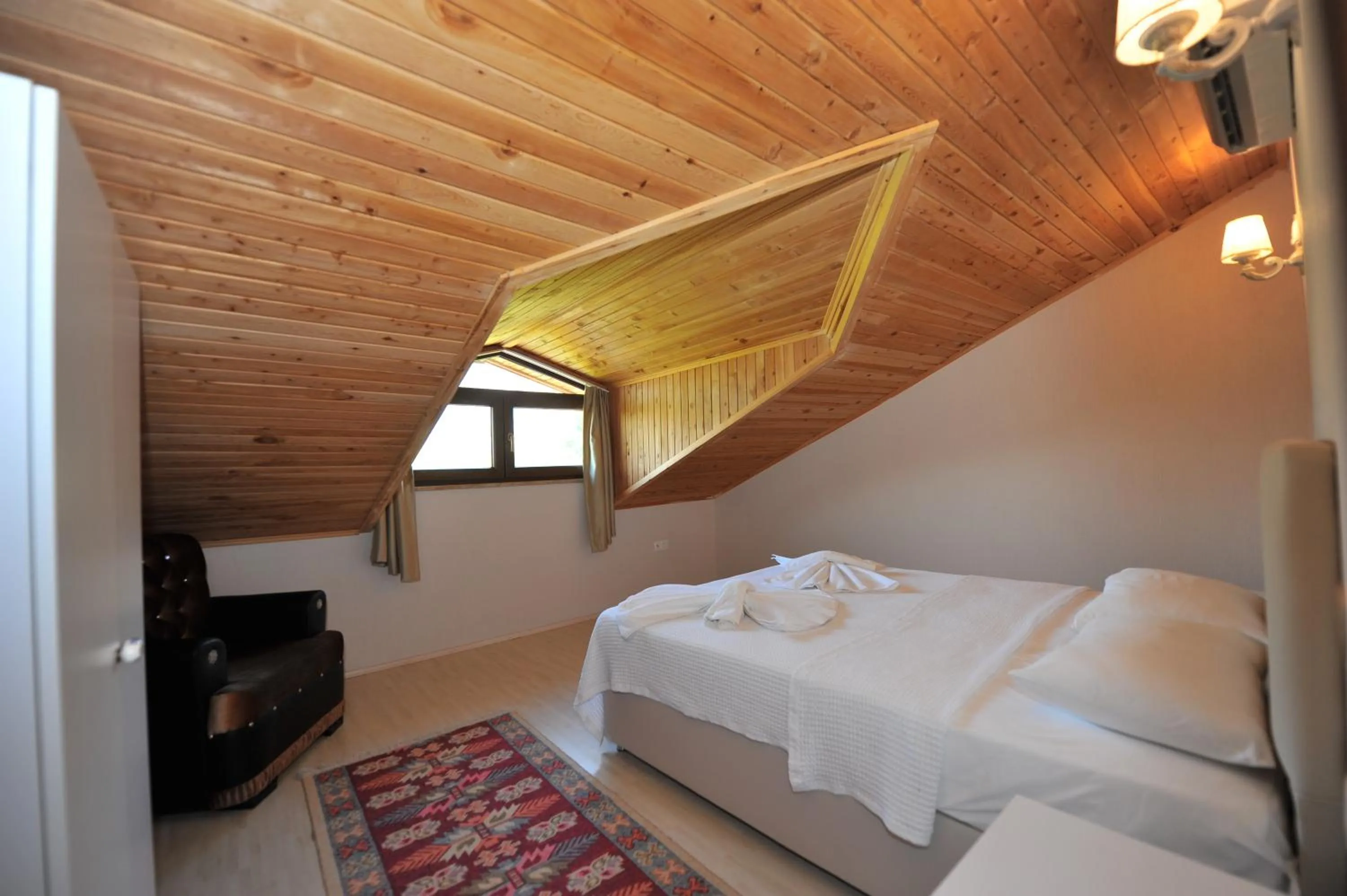 Bedroom, Bed in Grenadine Lodge