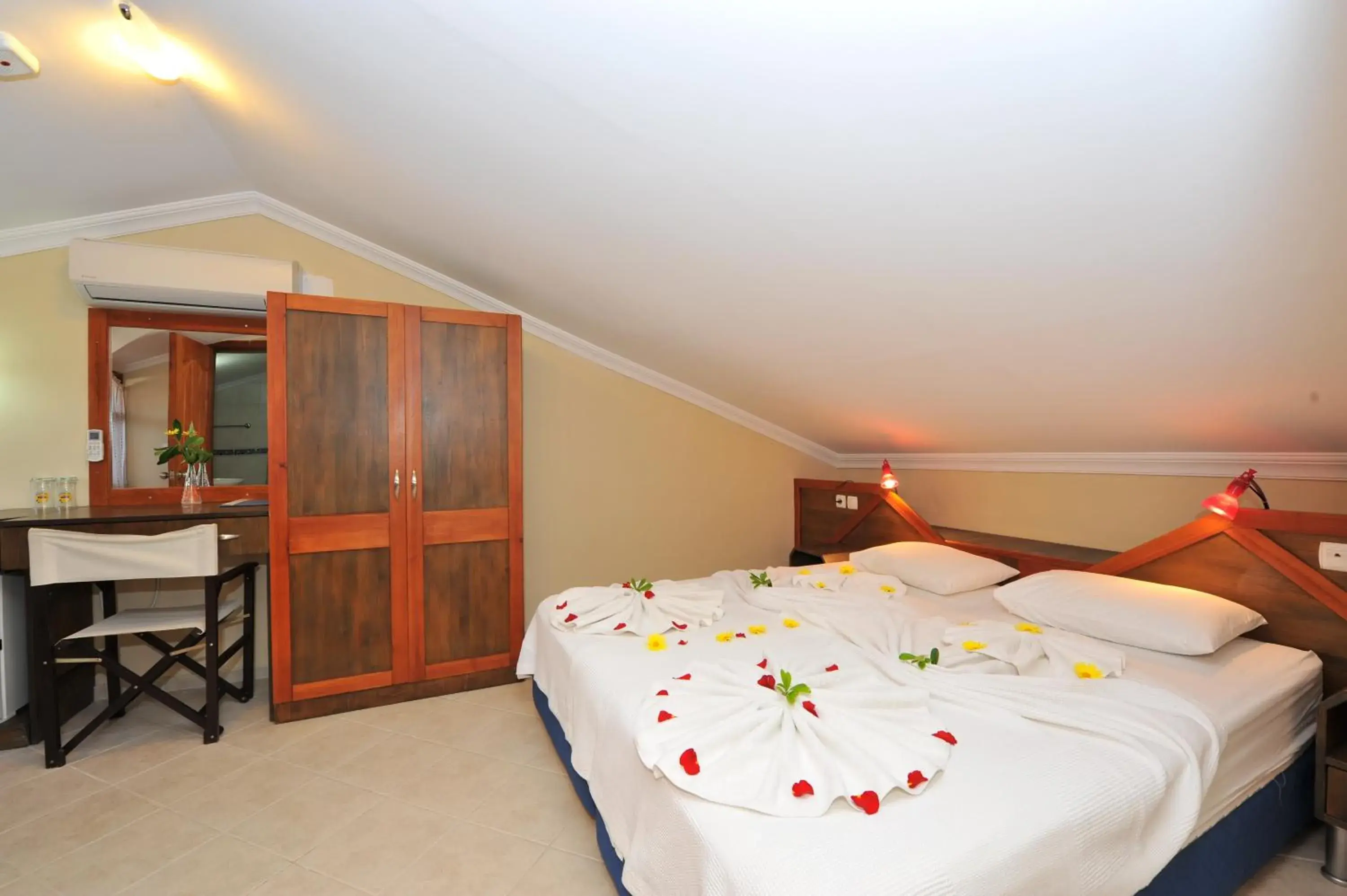 Standard Double or Twin Room - Attic in Grenadine Lodge Standard Double or Twin Room - Attic in Grenadine Lodge