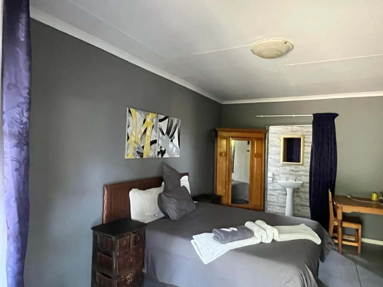 Bed in Balfour Lodge