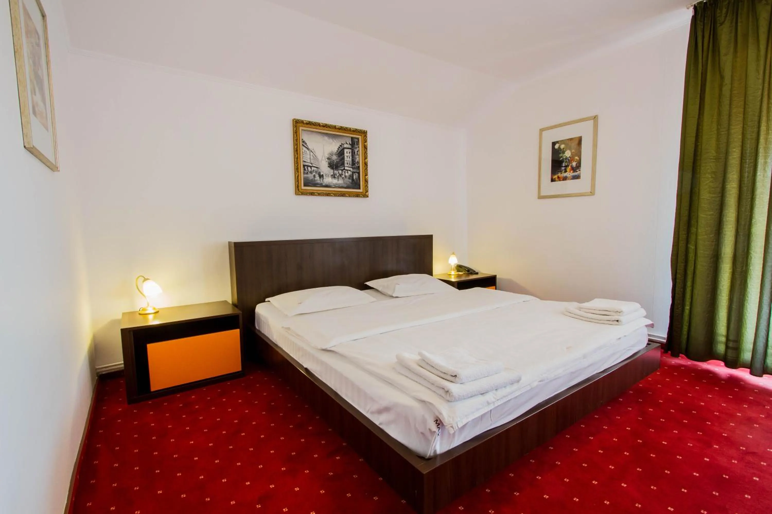 Bed in Complex Turistic Max International