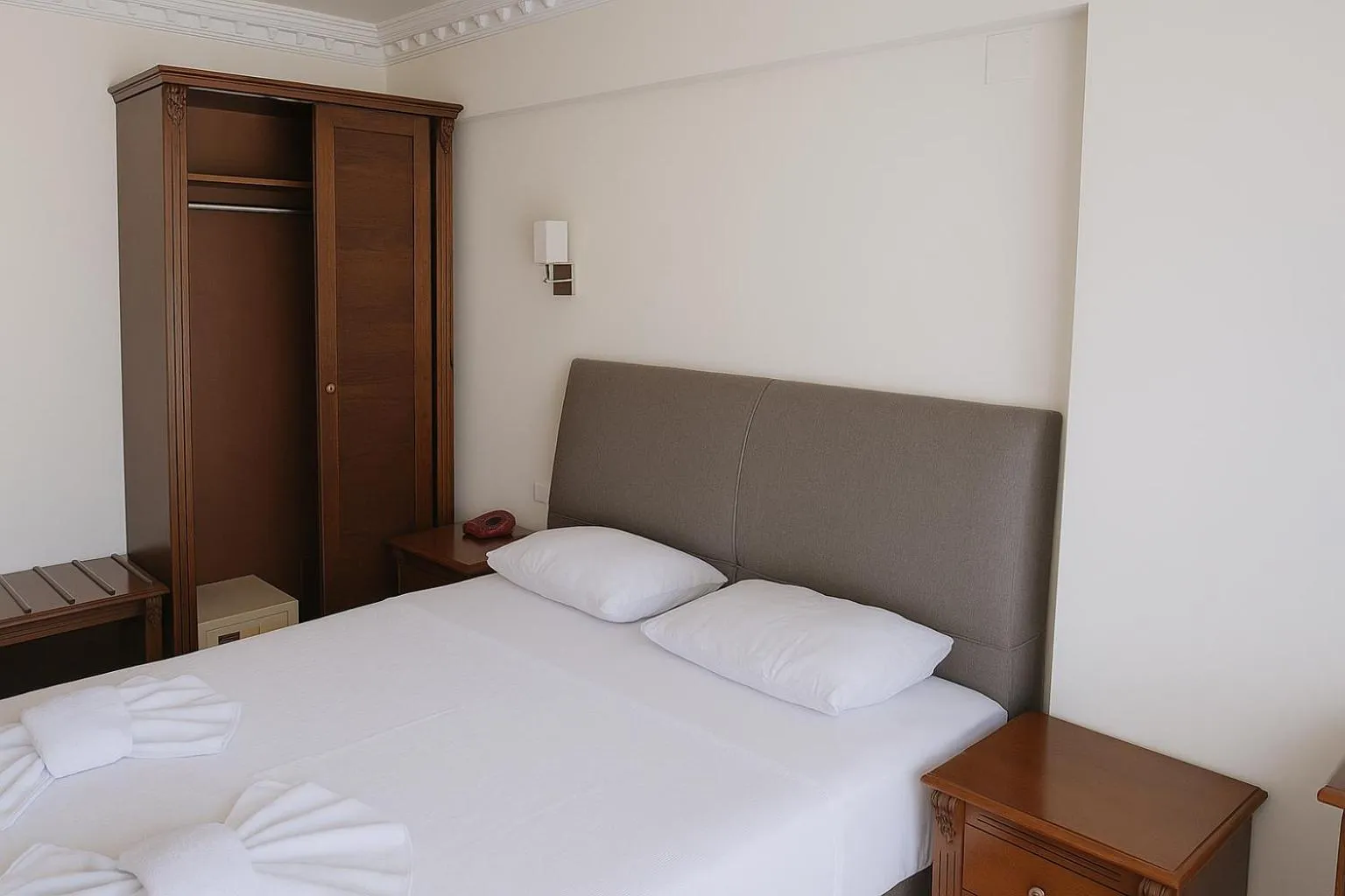 Photo of the whole room in CihanTürk Hotel