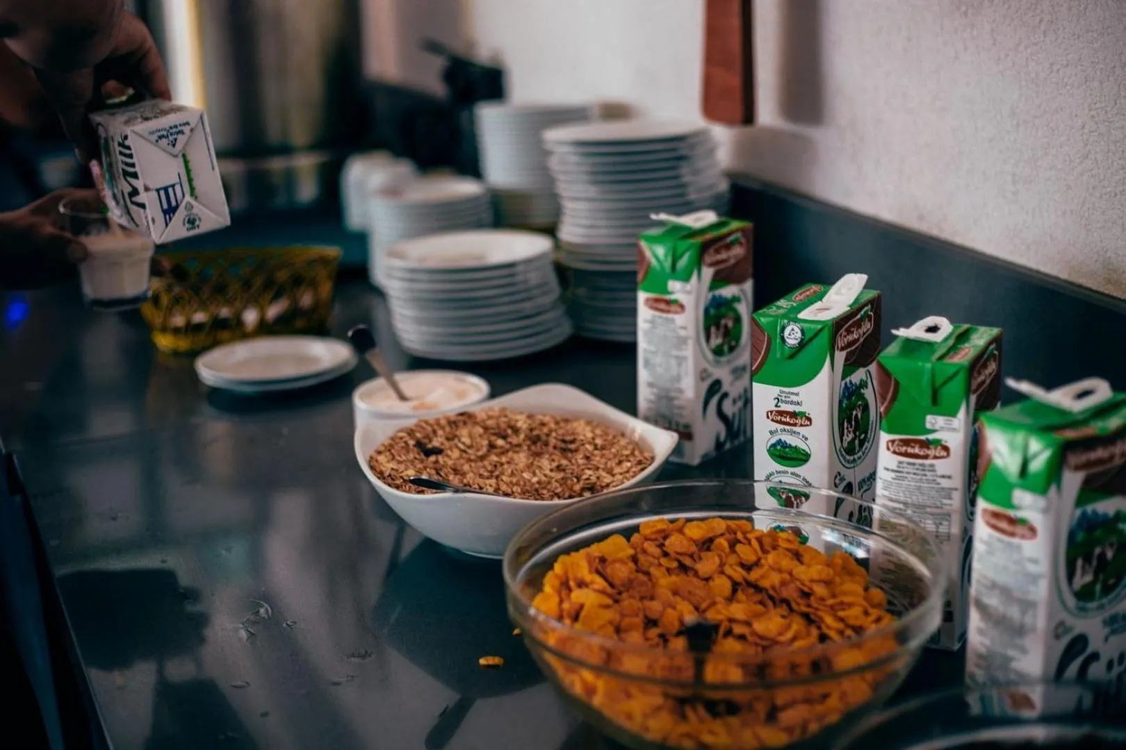 Restaurant/places to eat in CihanTürk Hotel