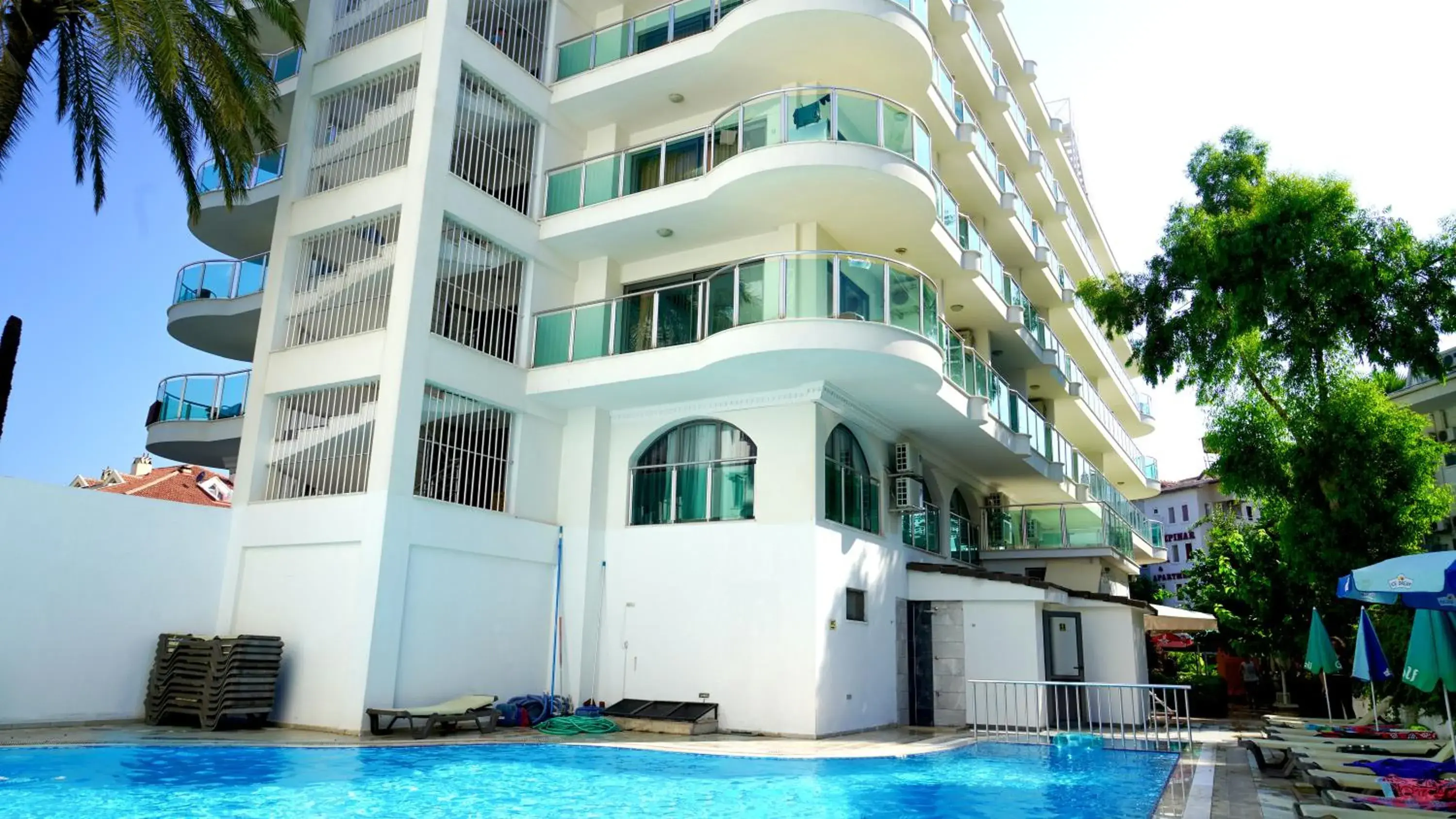Pool view in CihanTürk Hotel Pool view in CihanTürk Hotel
