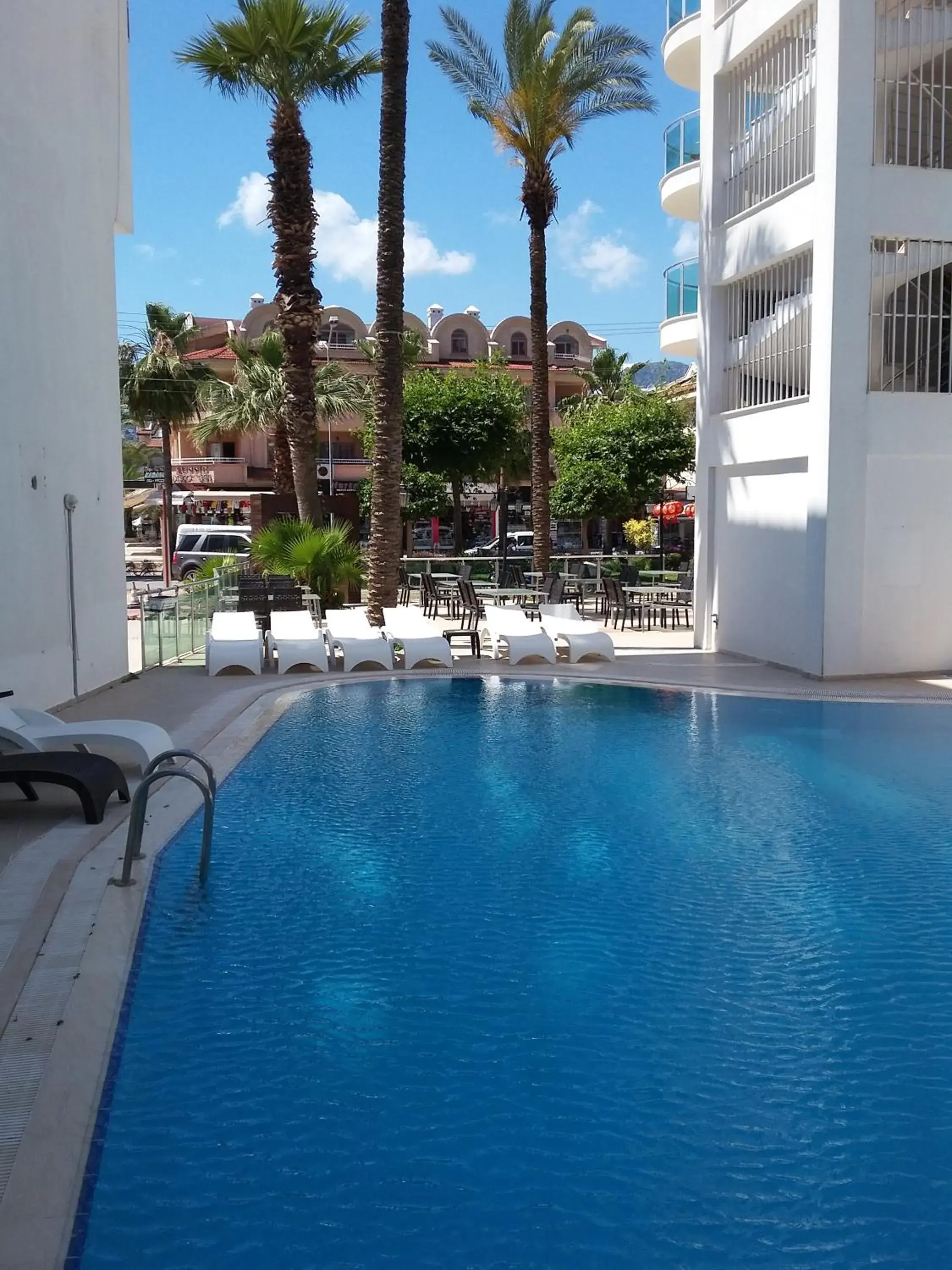 Swimming pool in CihanTürk Hotel Swimming pool in CihanTürk Hotel