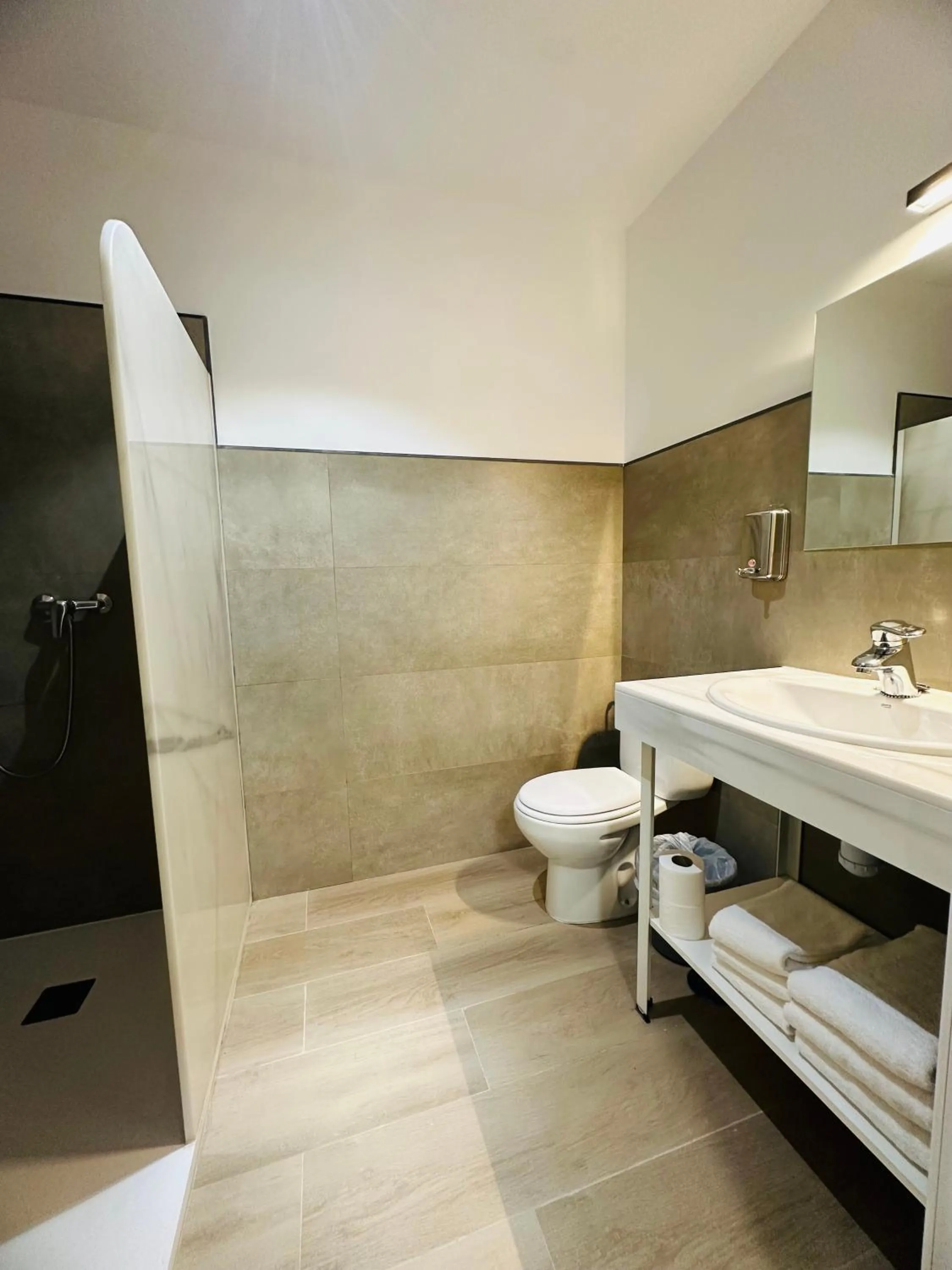 Bathroom in Hotel Quitagolpe