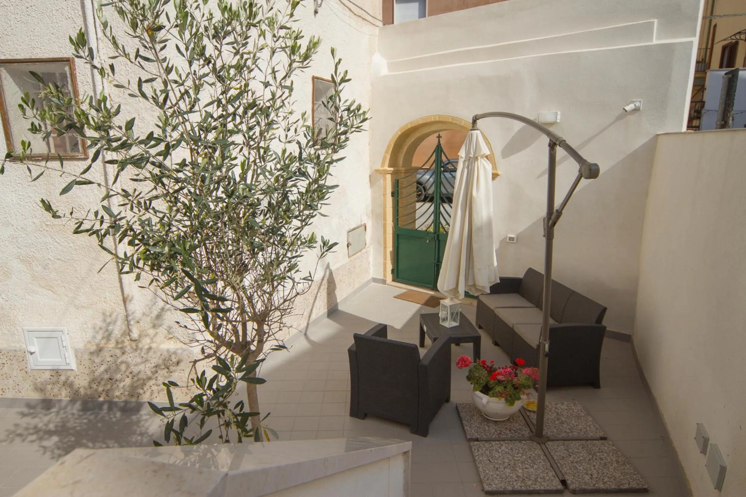 Apartment with Garden View - single occupancy in Il Sogno Apartments