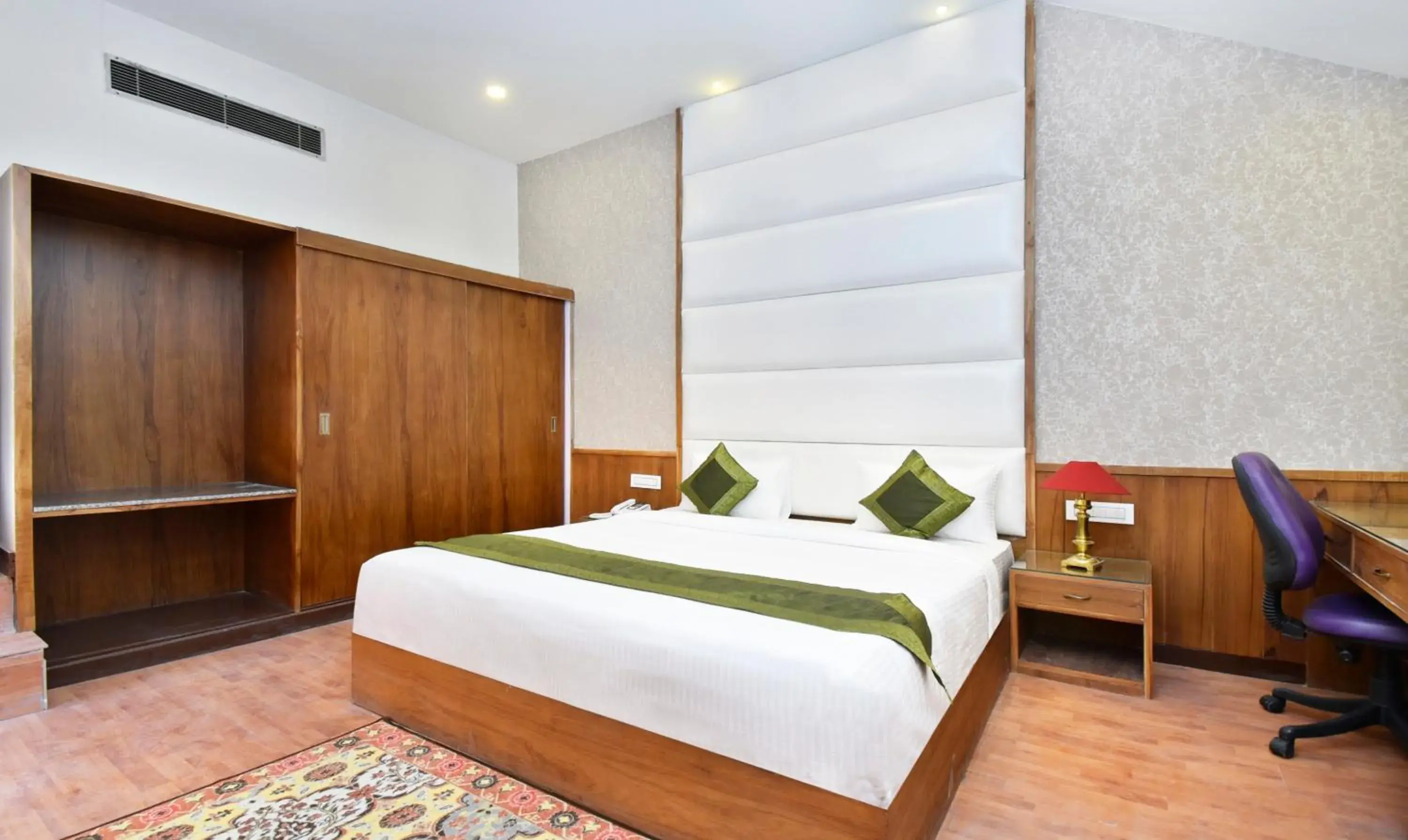 Bedroom, Bed in Hotel Snowcrests Manor Bedroom, Bed in Hotel Snowcrests Manor