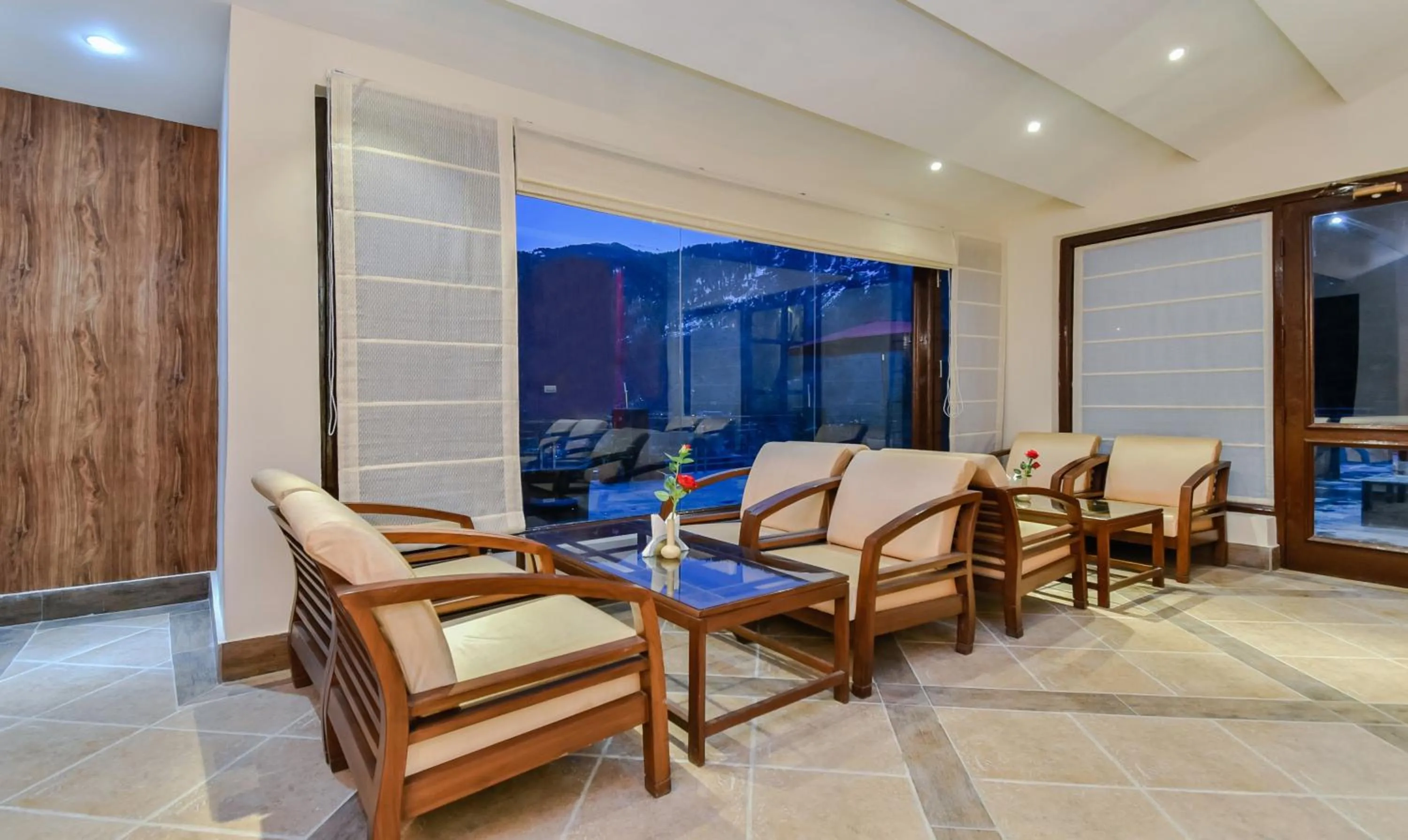 Alcoholic drinks in Hotel Snowcrests Manor