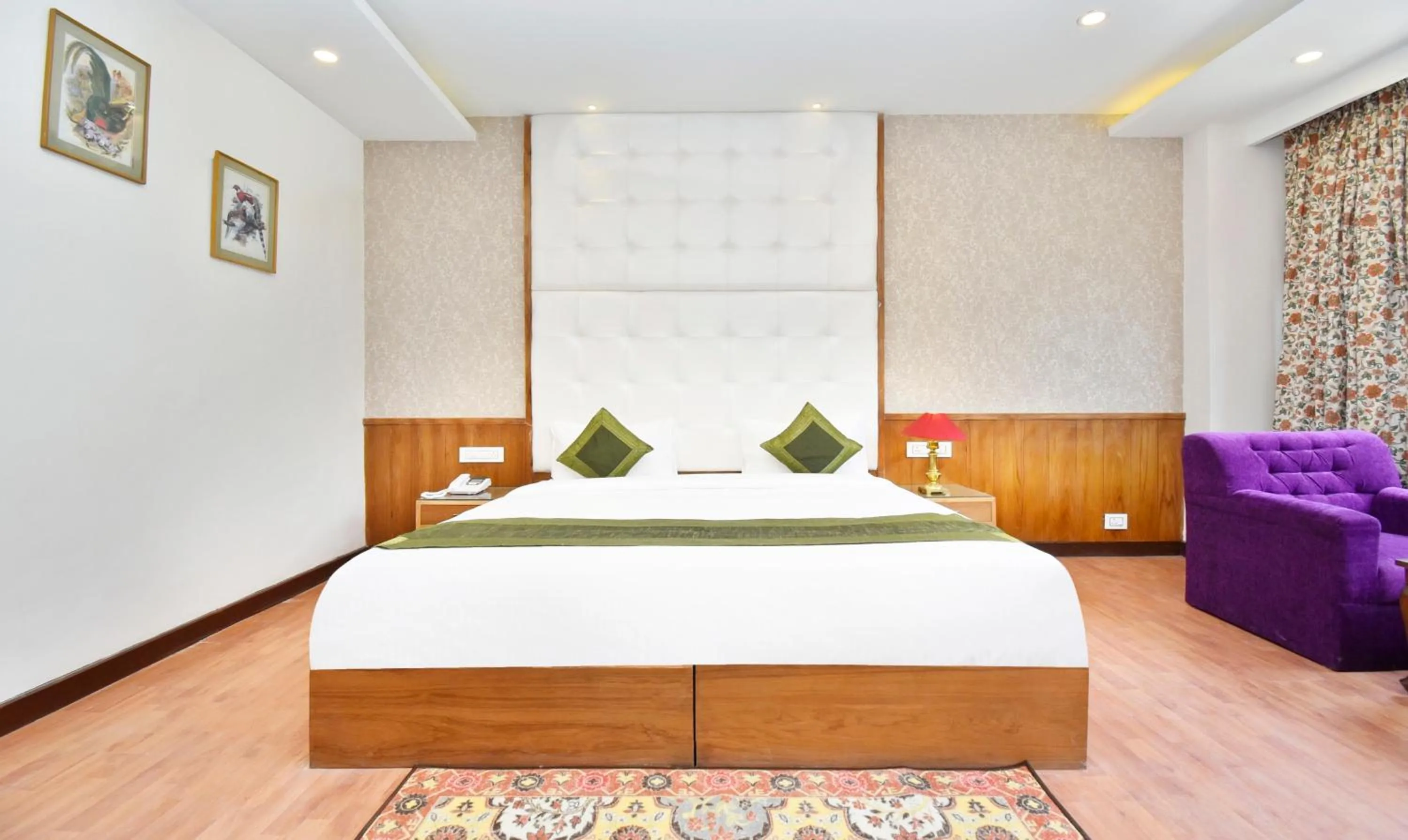 Photo of the whole room, Bed in Hotel Snowcrests Manor