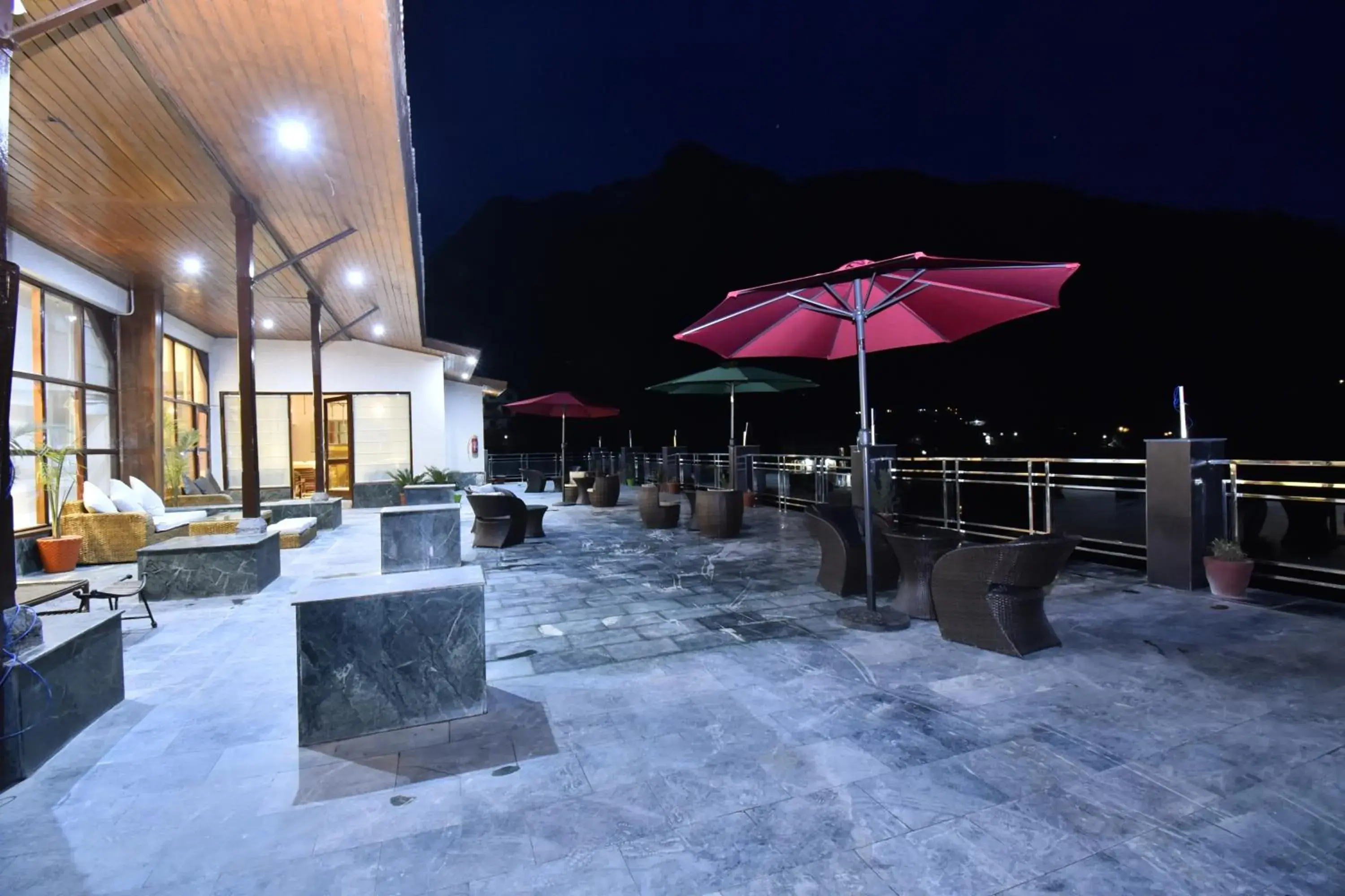 Super Deluxe Room in Hotel Snowcrests Manor Super Deluxe Room in Hotel Snowcrests Manor