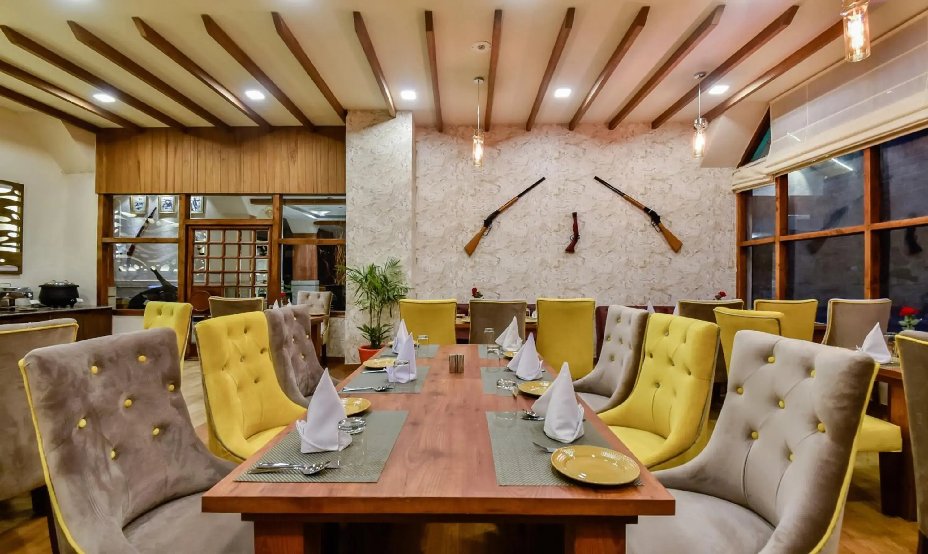 Restaurant/places to eat in Hotel Snowcrests Manor Restaurant/places to eat in Hotel Snowcrests Manor