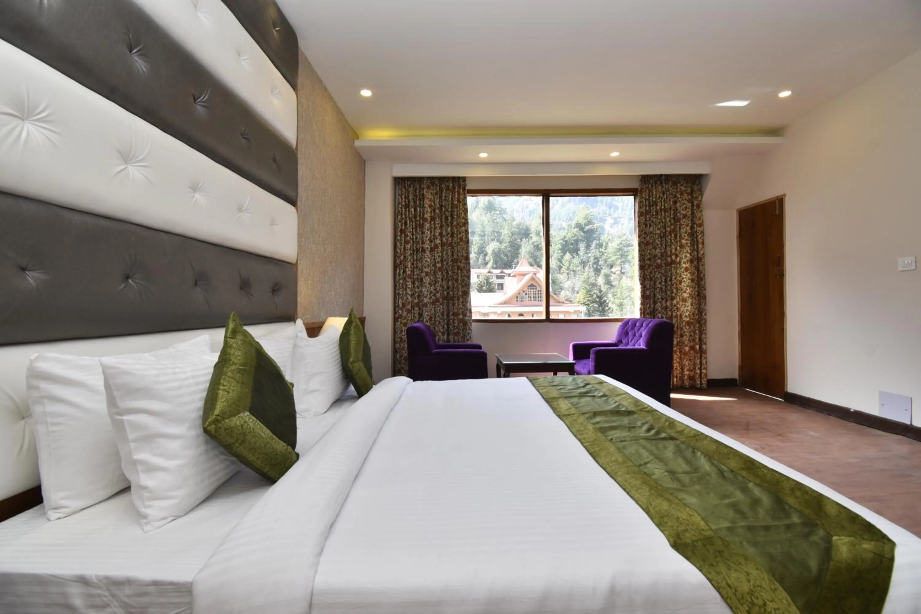 Bed in Hotel Snowcrests Manor