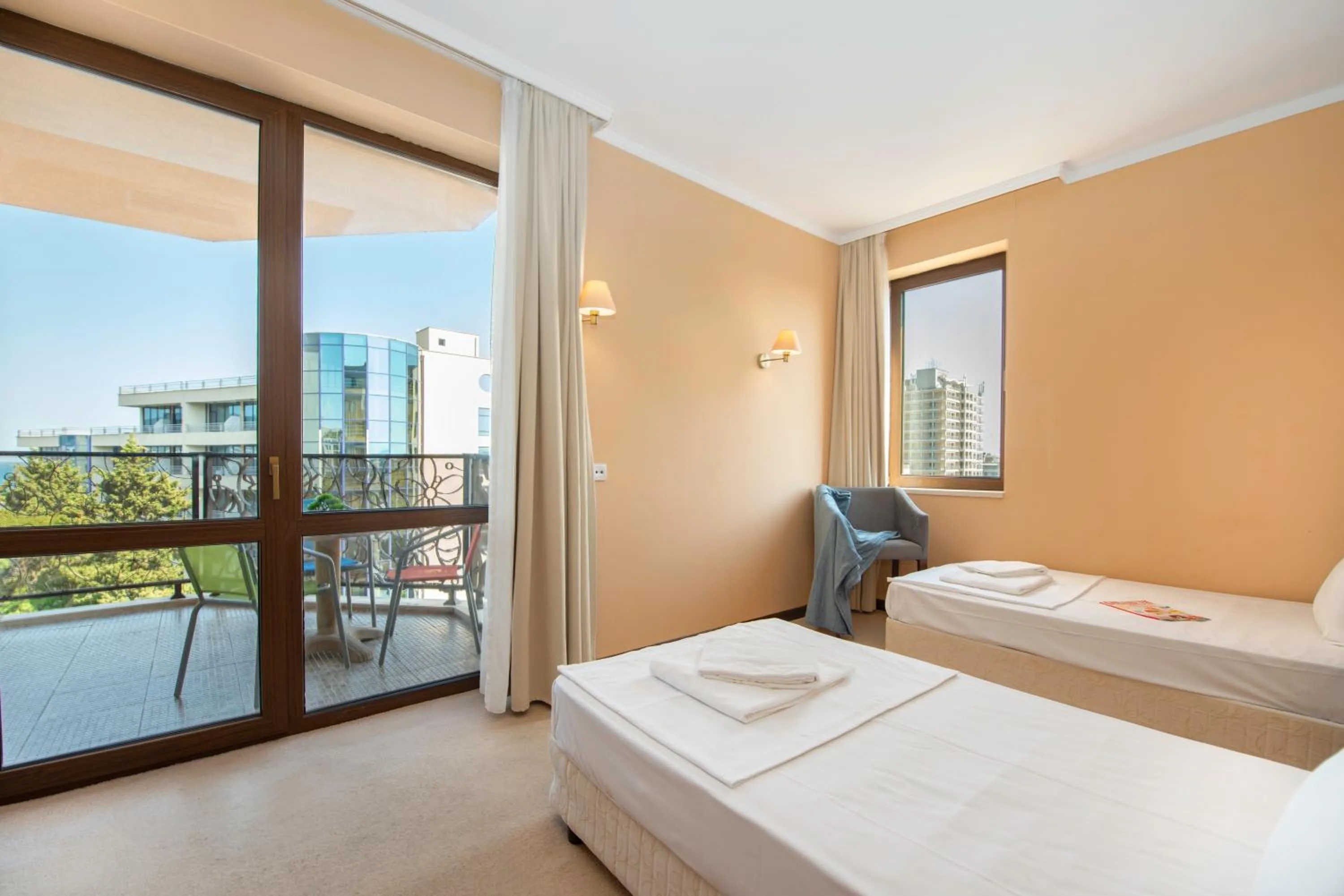 Bedroom, Bed in Royal Beach Apartments