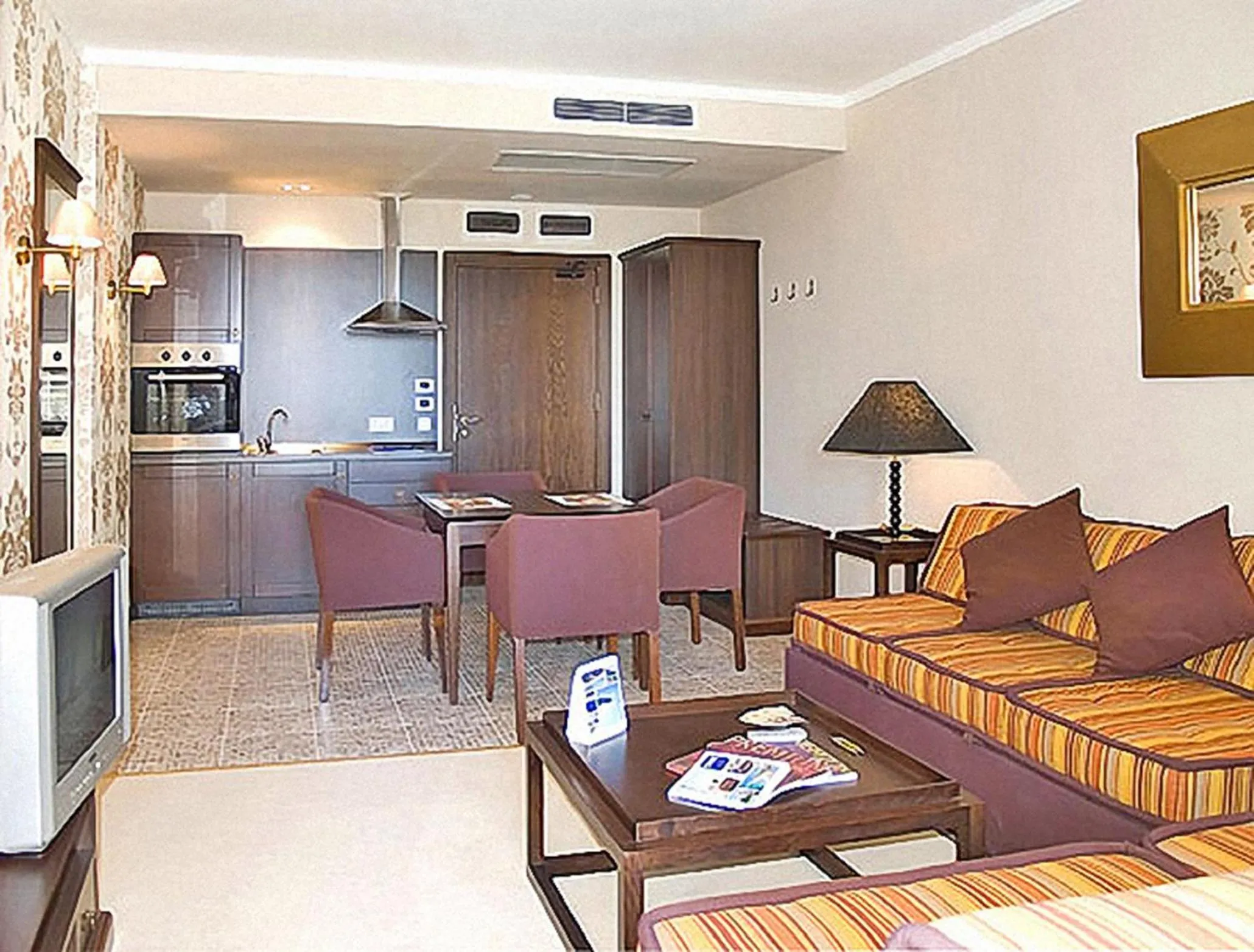Kitchen or kitchenette in Royal Beach Apartments