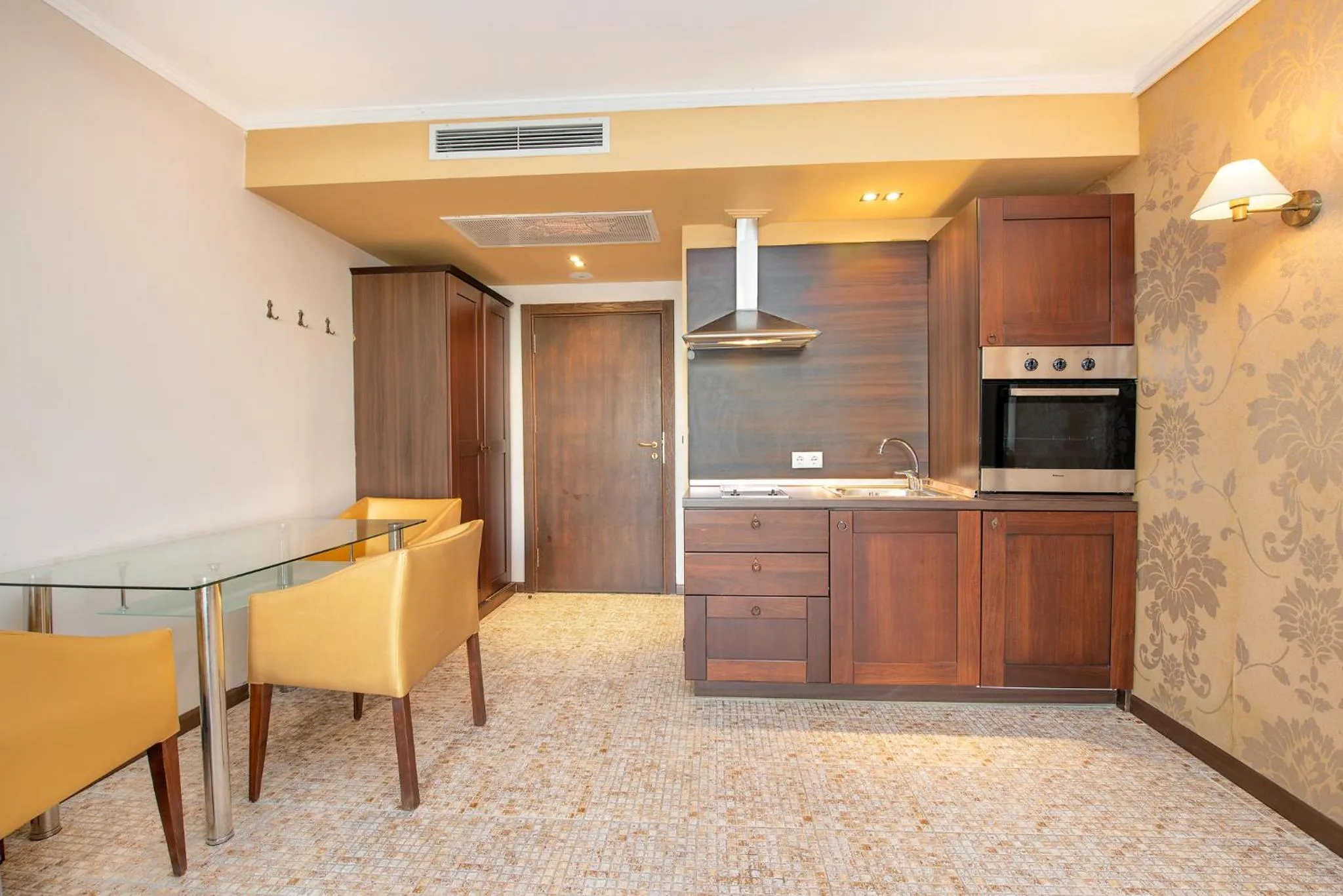 Kitchen or kitchenette in Royal Beach Apartments