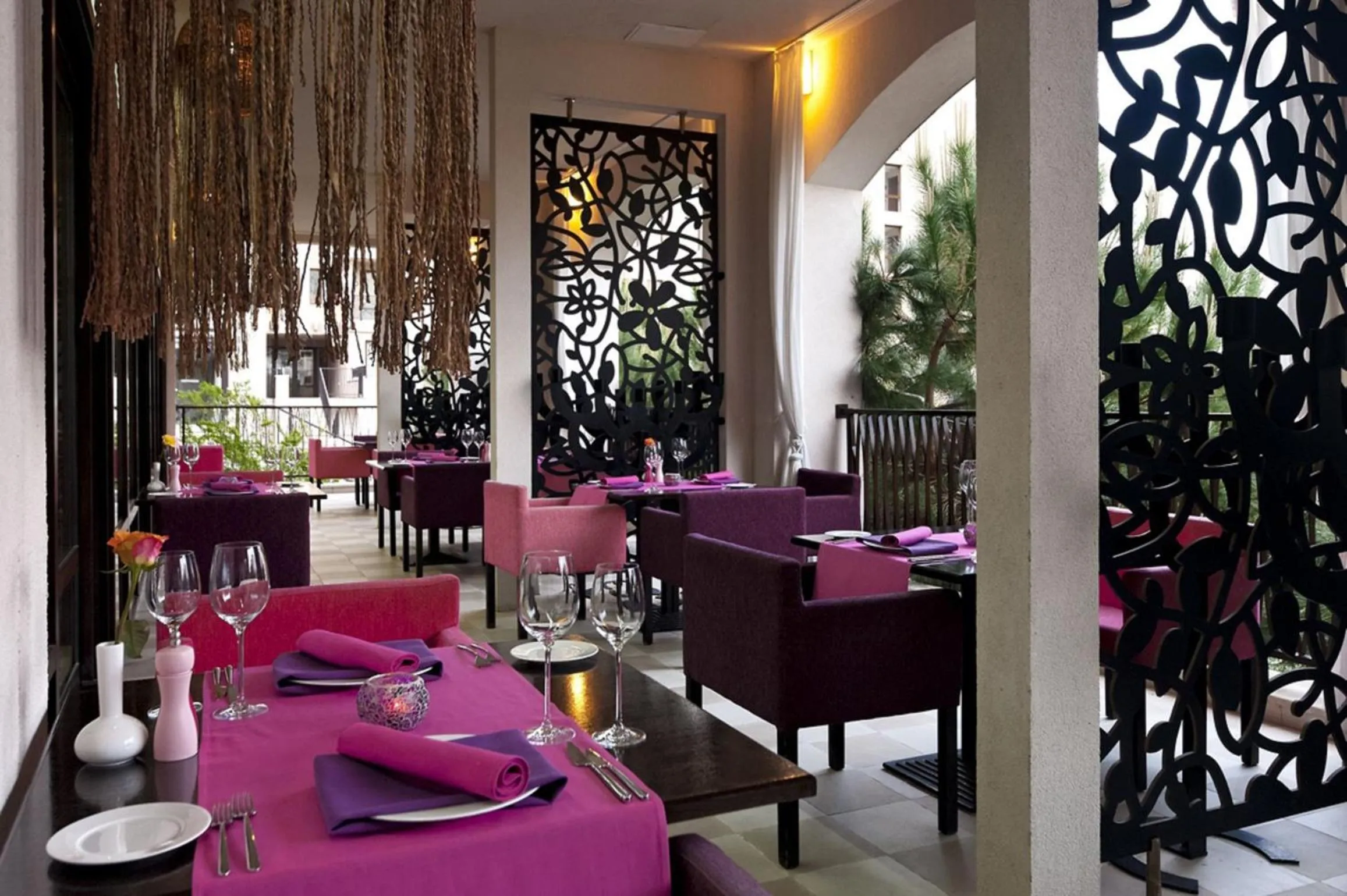 Restaurant/places to eat in Royal Beach Apartments