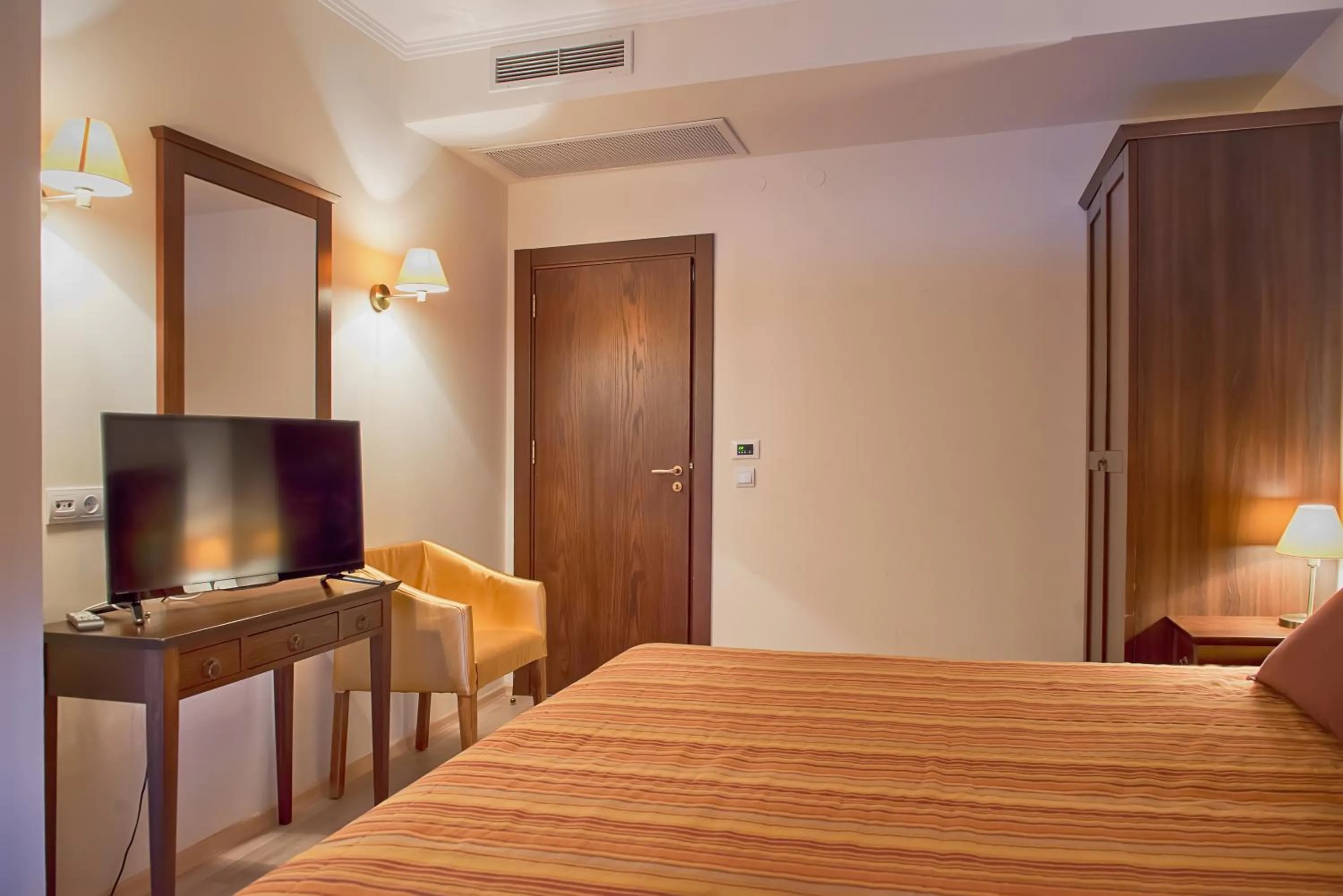 Bedroom, Bed in Royal Beach Apartments