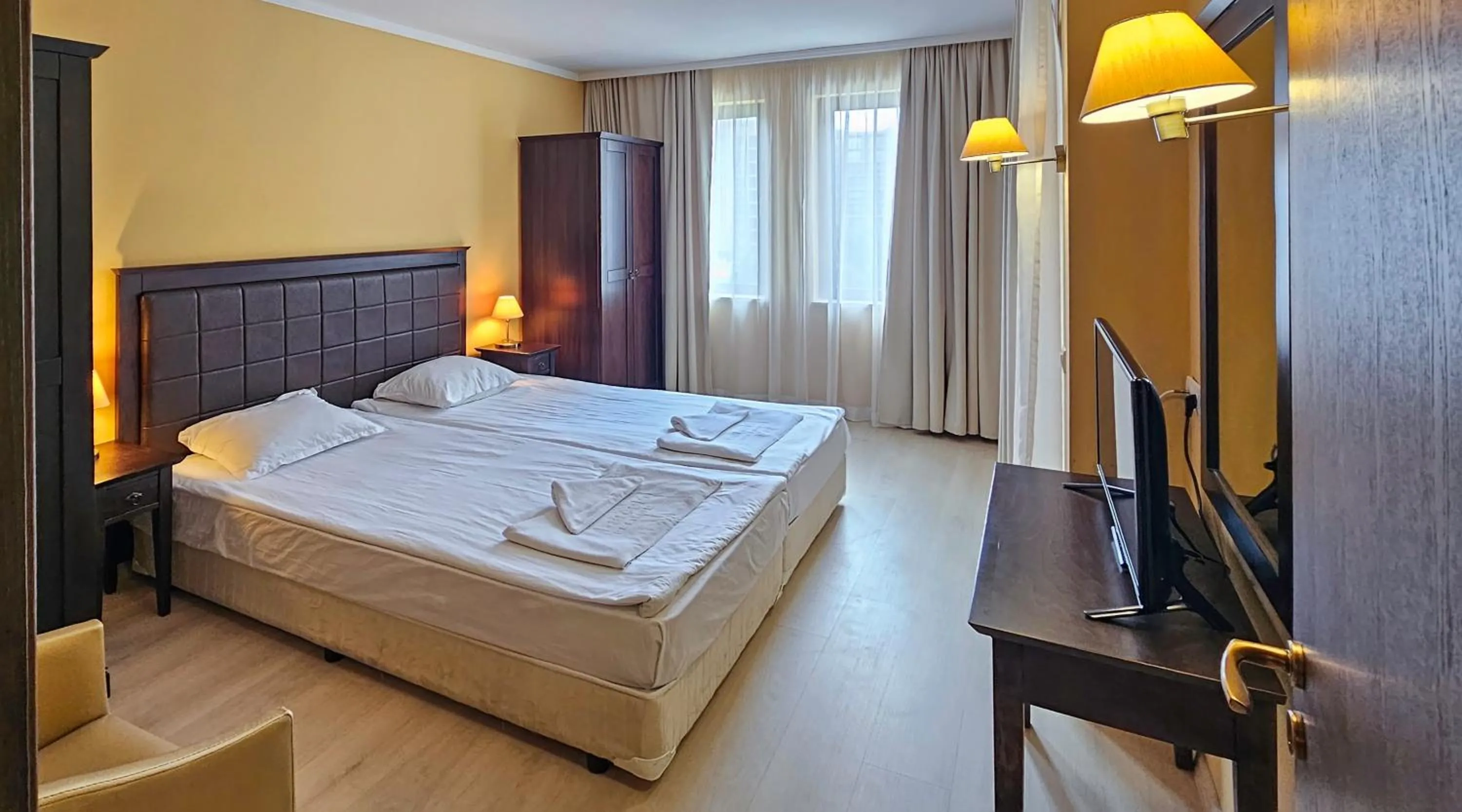 Bedroom, Bed in Royal Beach Apartments