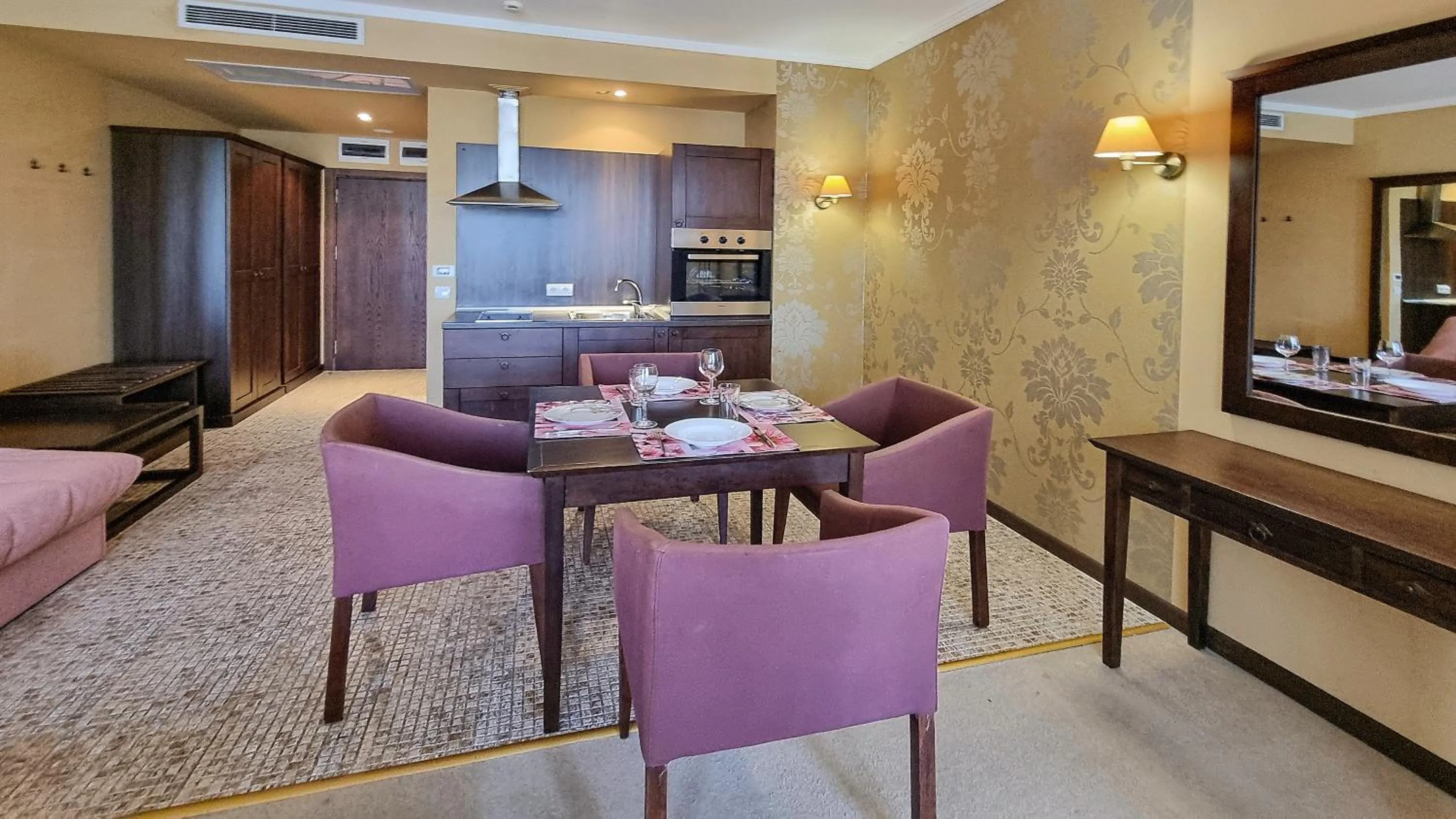 Kitchen or kitchenette in Royal Beach Apartments