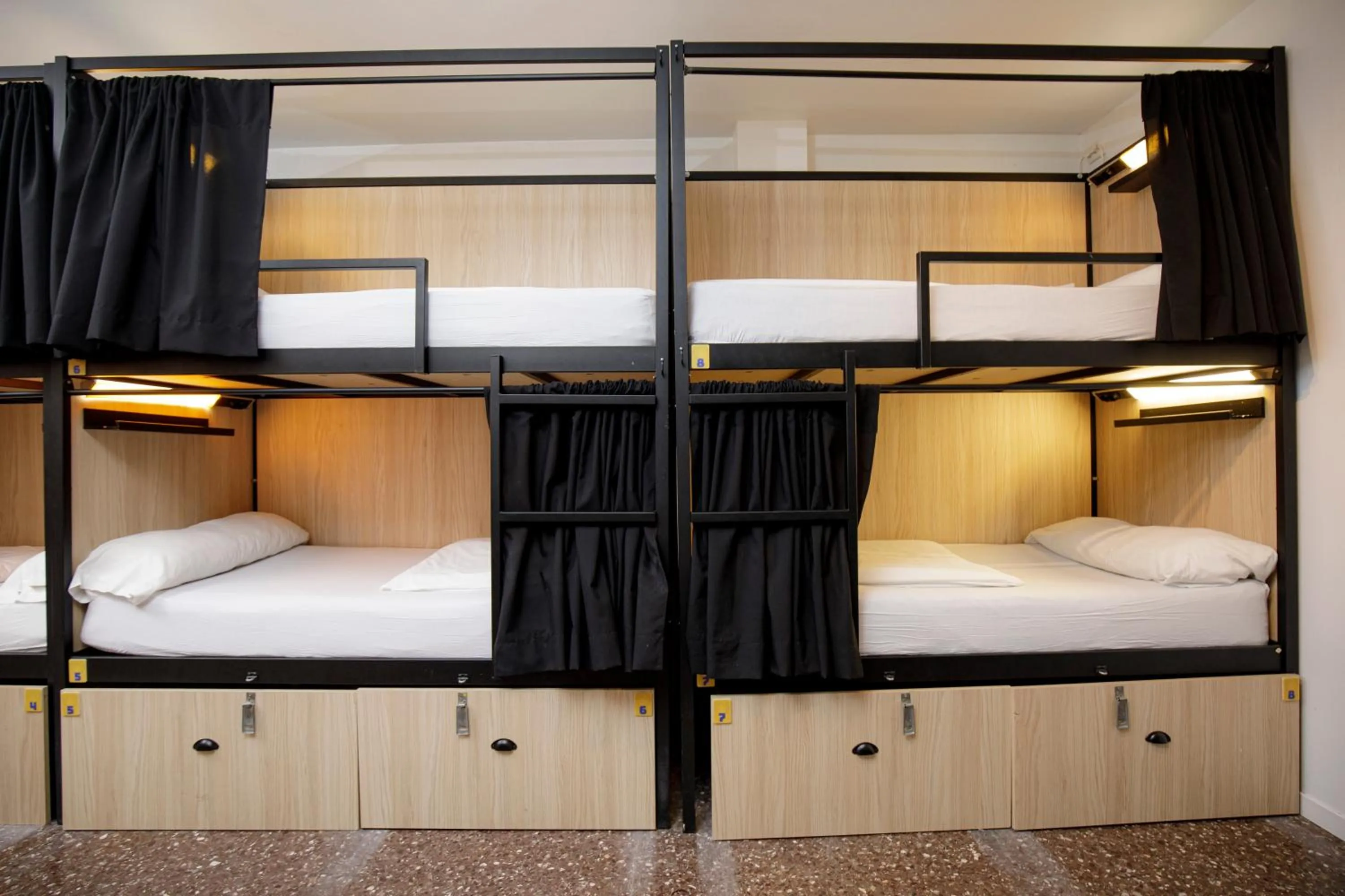 Bed in Onefam Les Corts