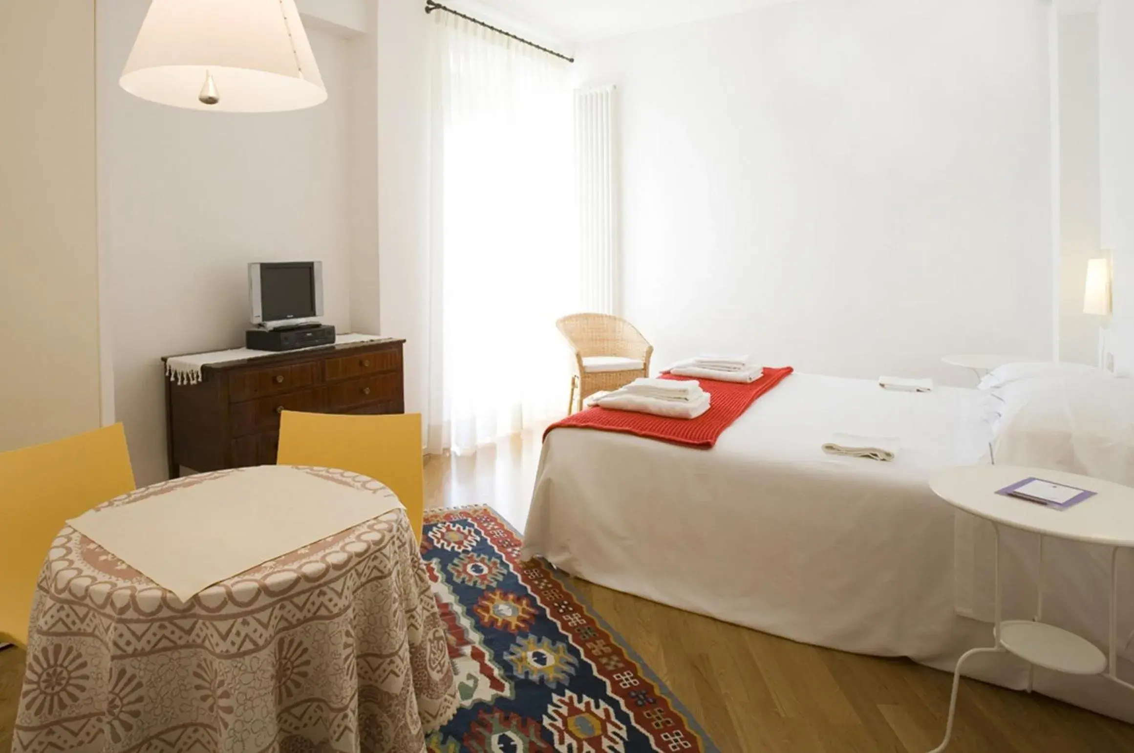 Bed in Hotel Emilia Bed in Hotel Emilia