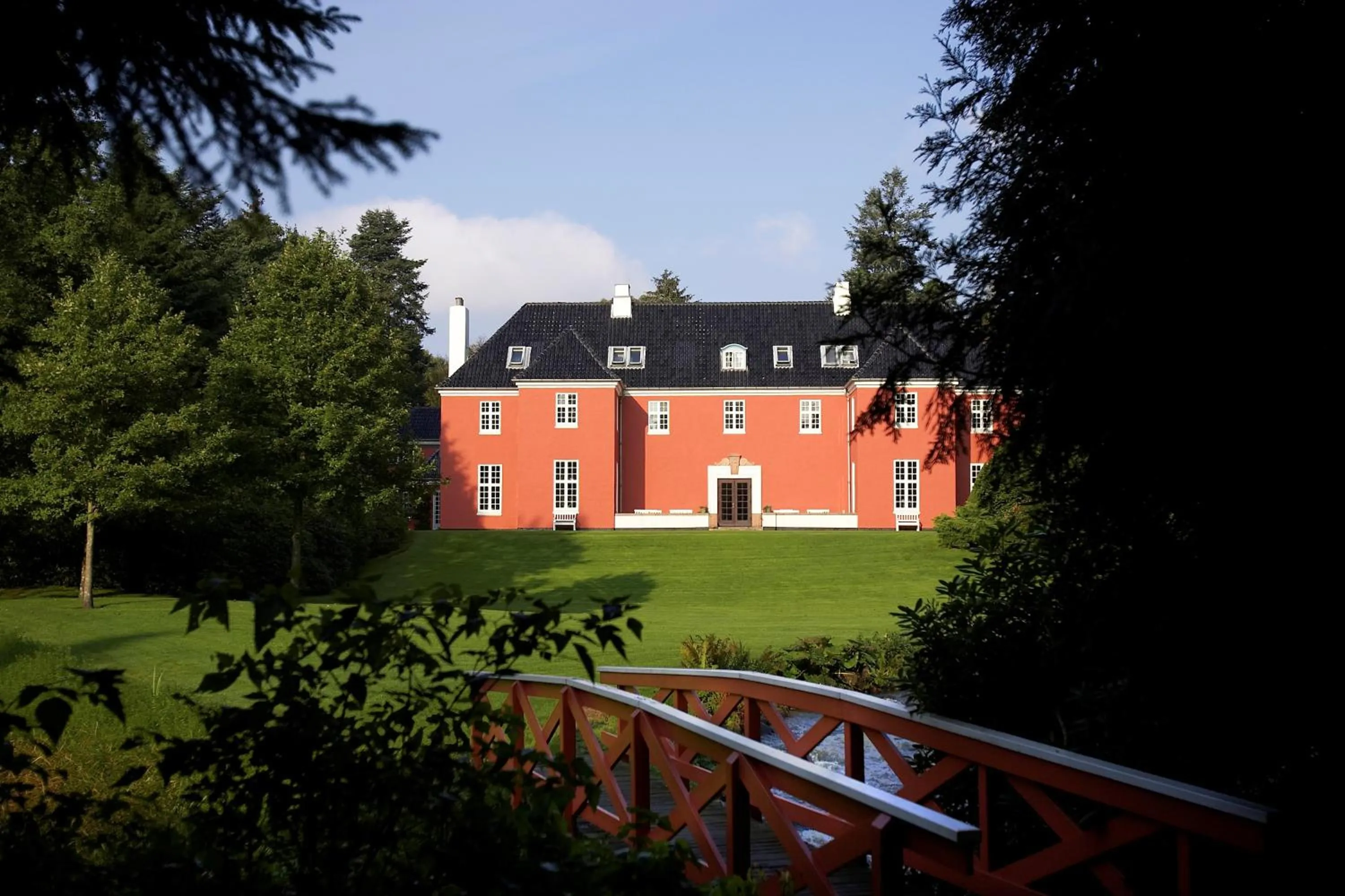 Property building in Skarrildhus Sinatur Hotel & Konference