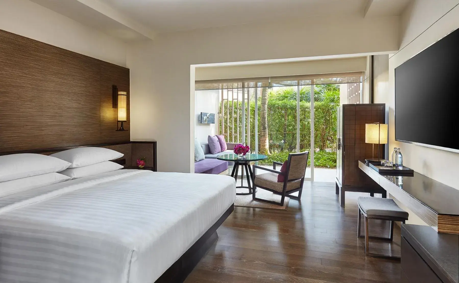 Deluxe King Room - single occupancy - Club Access in Hyatt Regency Hua Hin Deluxe King Room - single occupancy - Club Access in Hyatt Regency Hua Hin