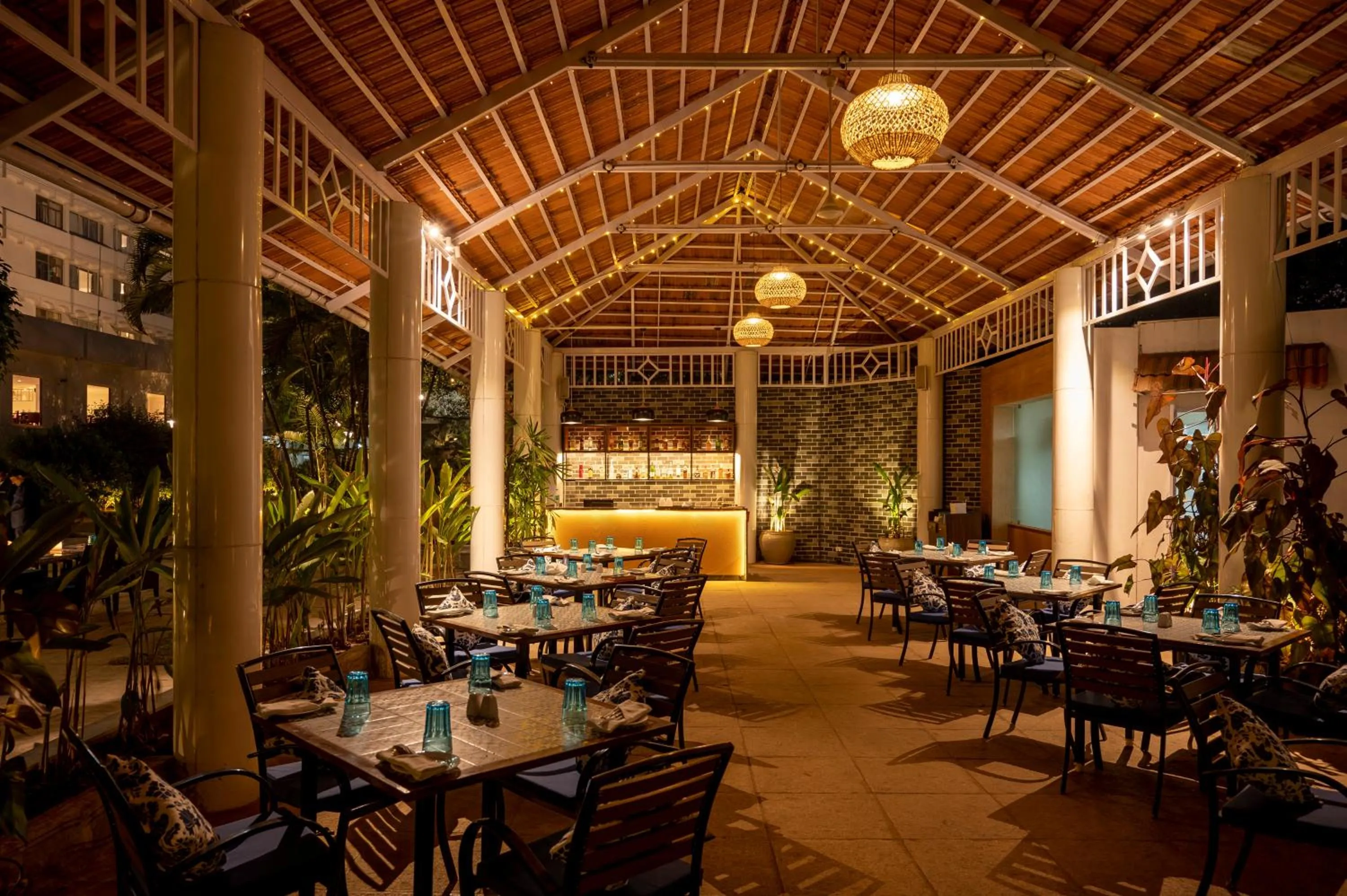 Restaurant/places to eat in Southern Star,Mysore