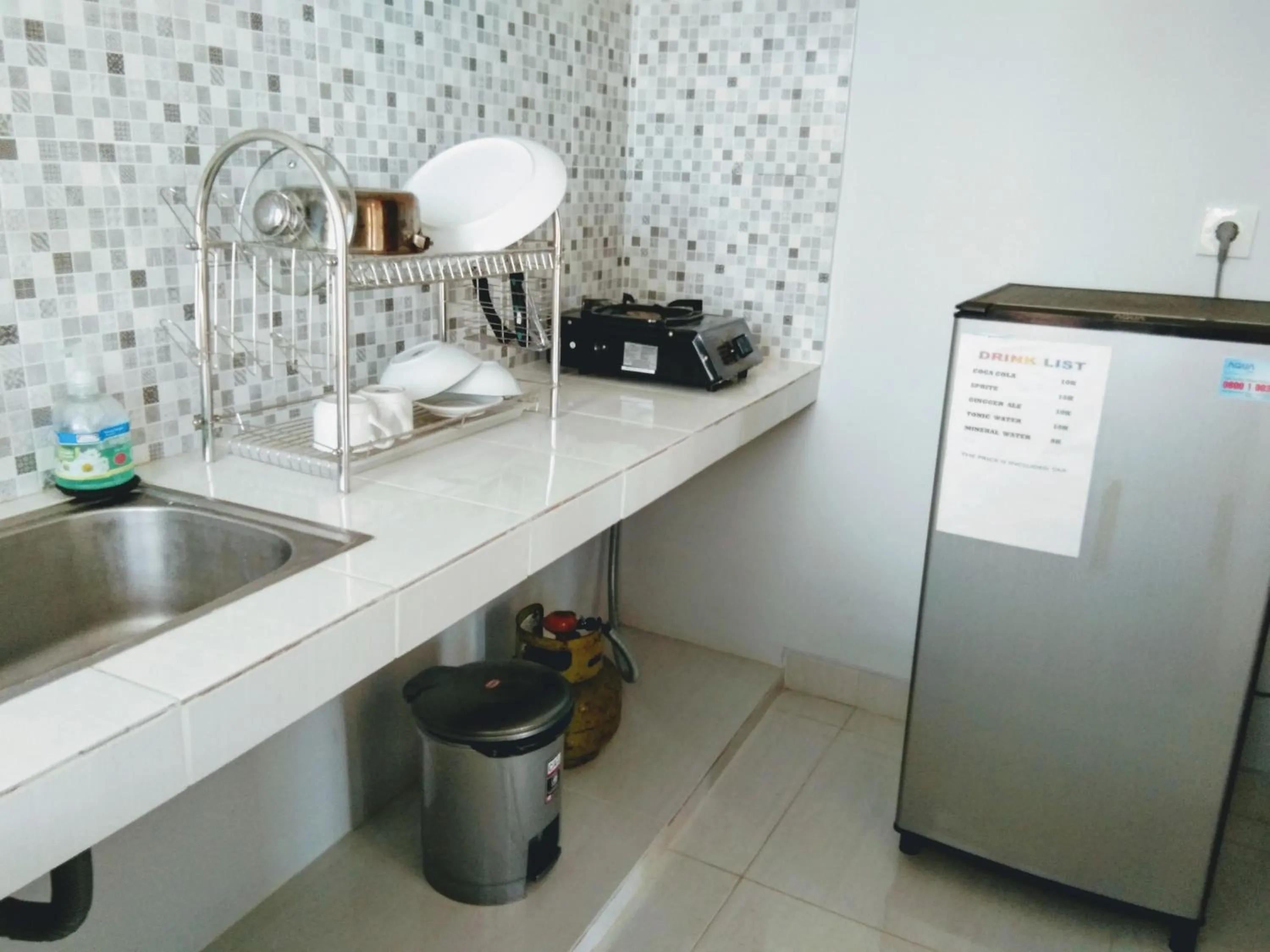 Kitchen or kitchenette in Blue Royal Amed