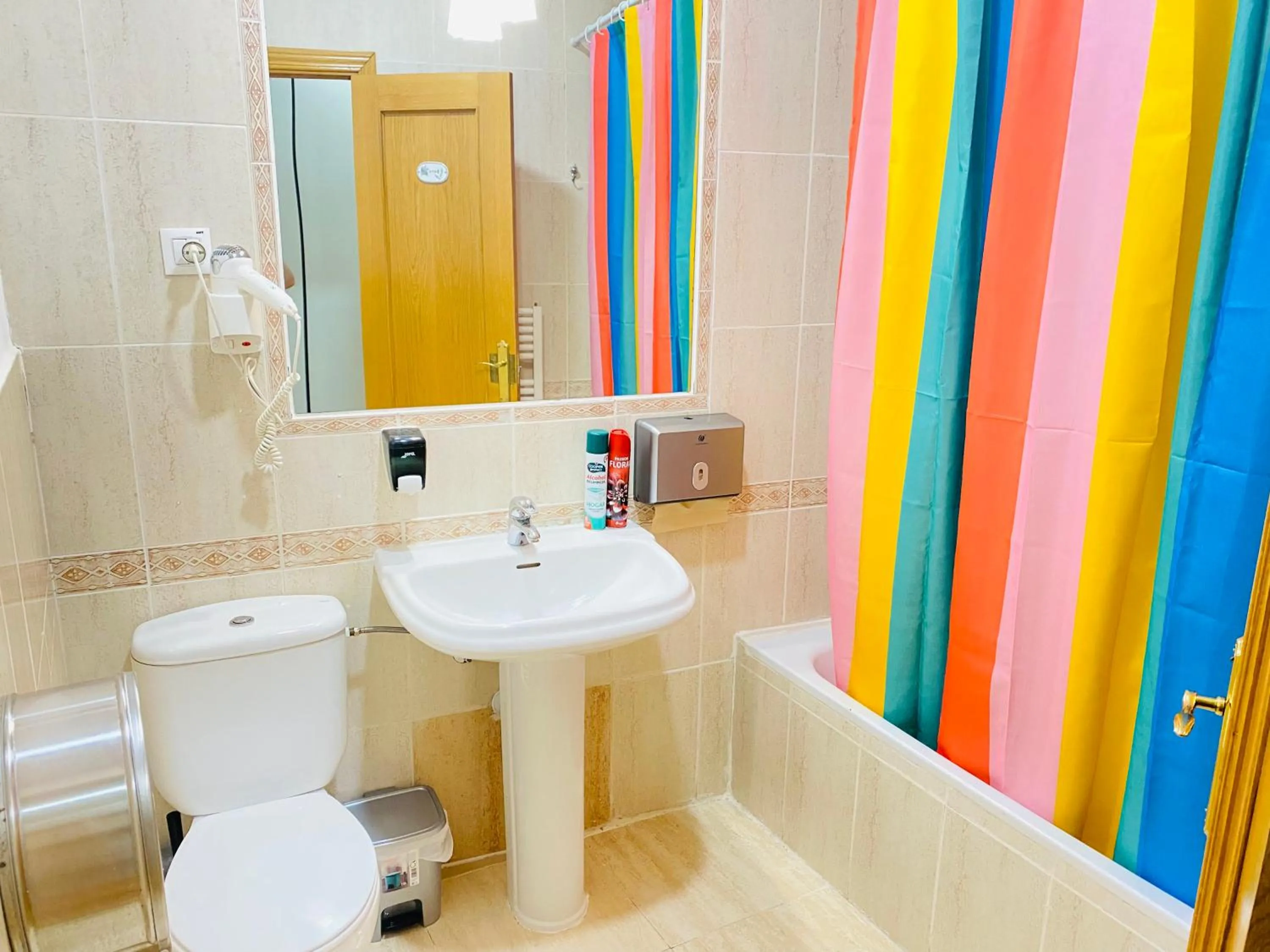 Toilet in CH Rayuela