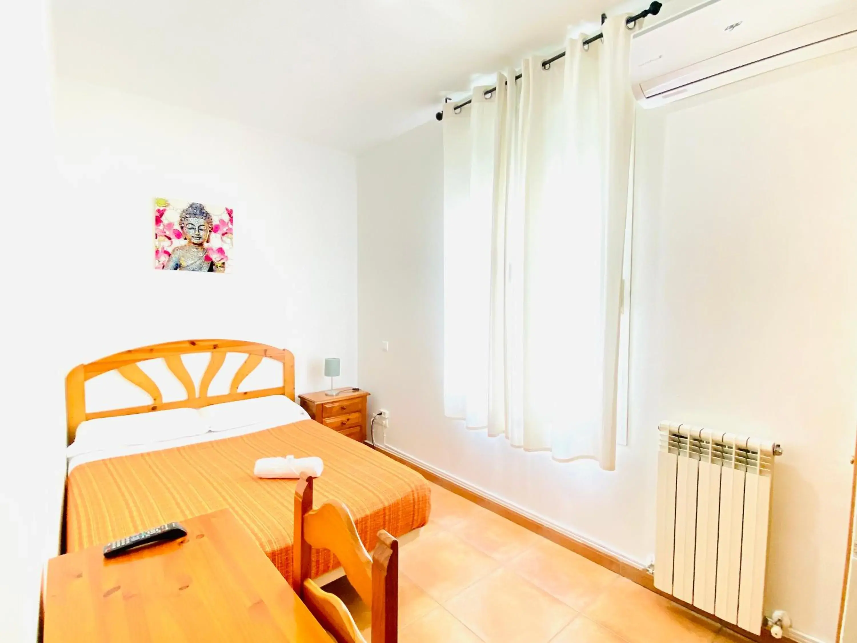 Single Room with Shared Bathroom in CH Rayuela Single Room with Shared Bathroom in CH Rayuela