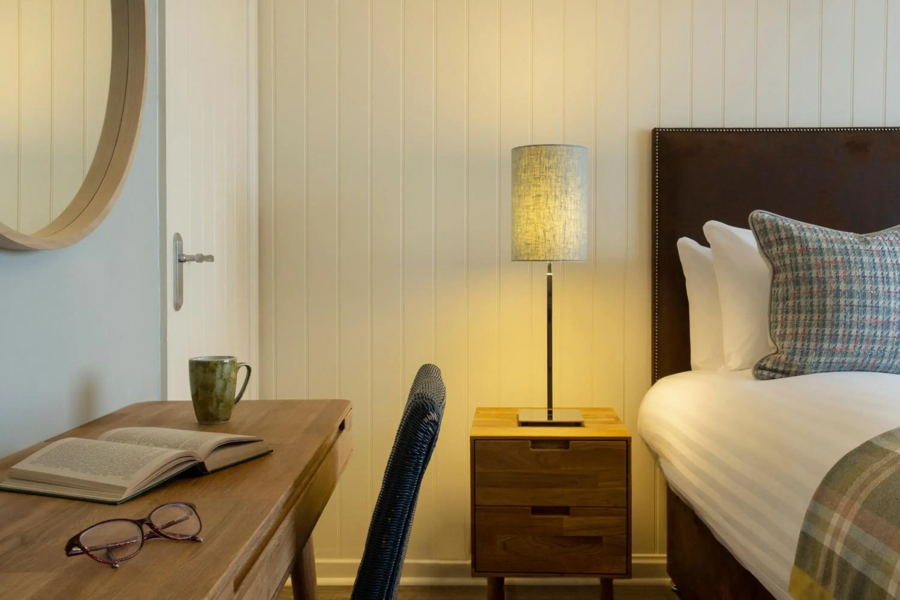 Bedroom, Bed in The Glencoe Inn Bedroom, Bed in The Glencoe Inn