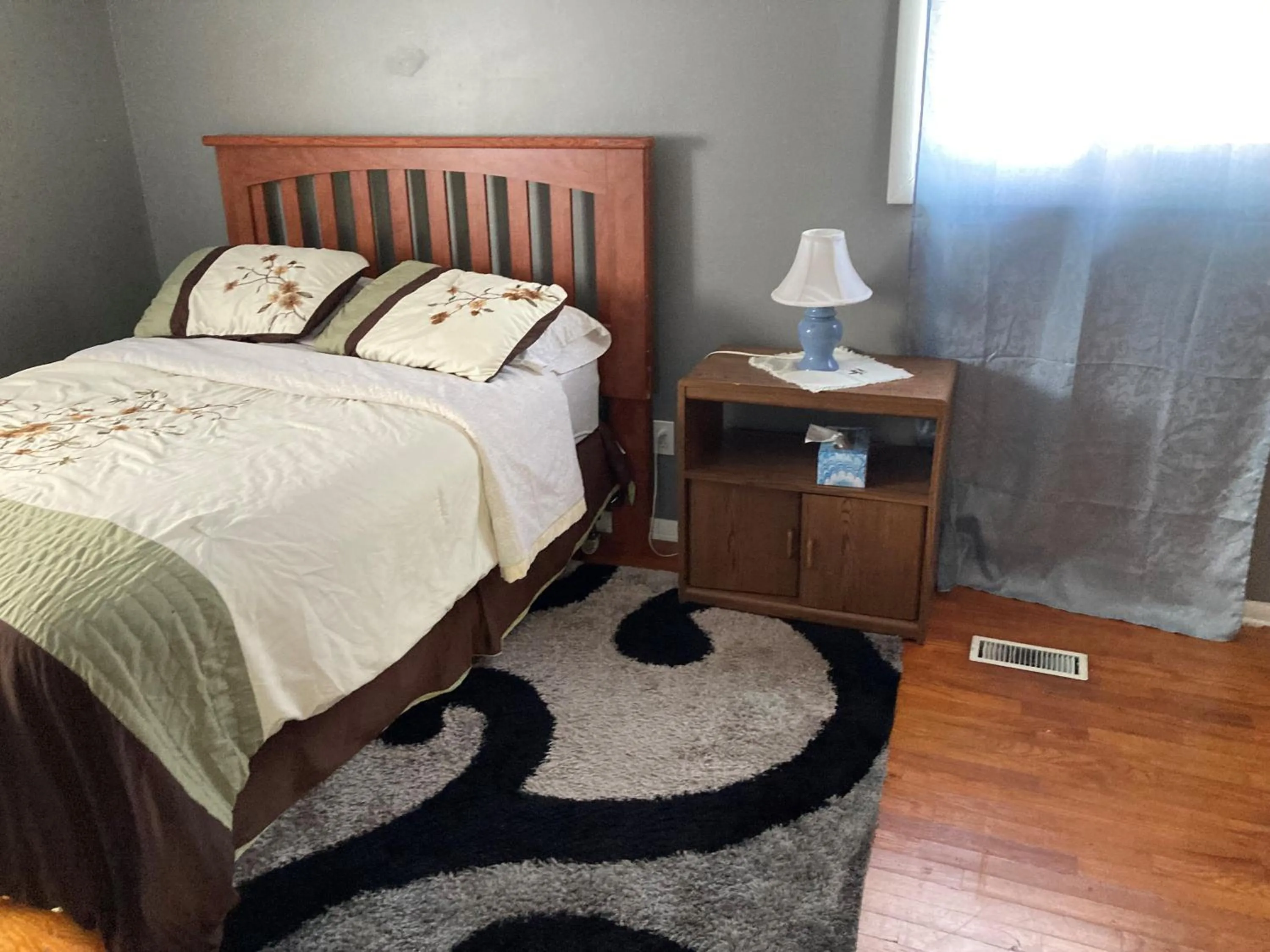 Bedroom, Bed in The Paradise @ Lyncott